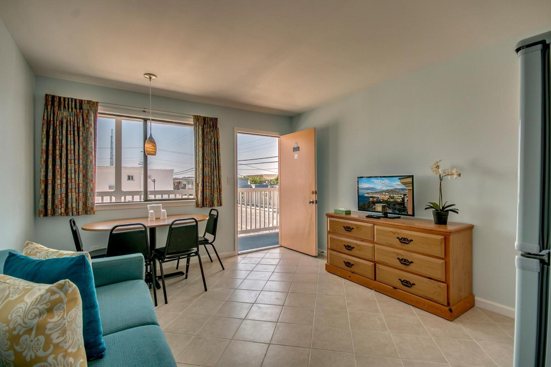 Daytona Inn and Suites photo 43