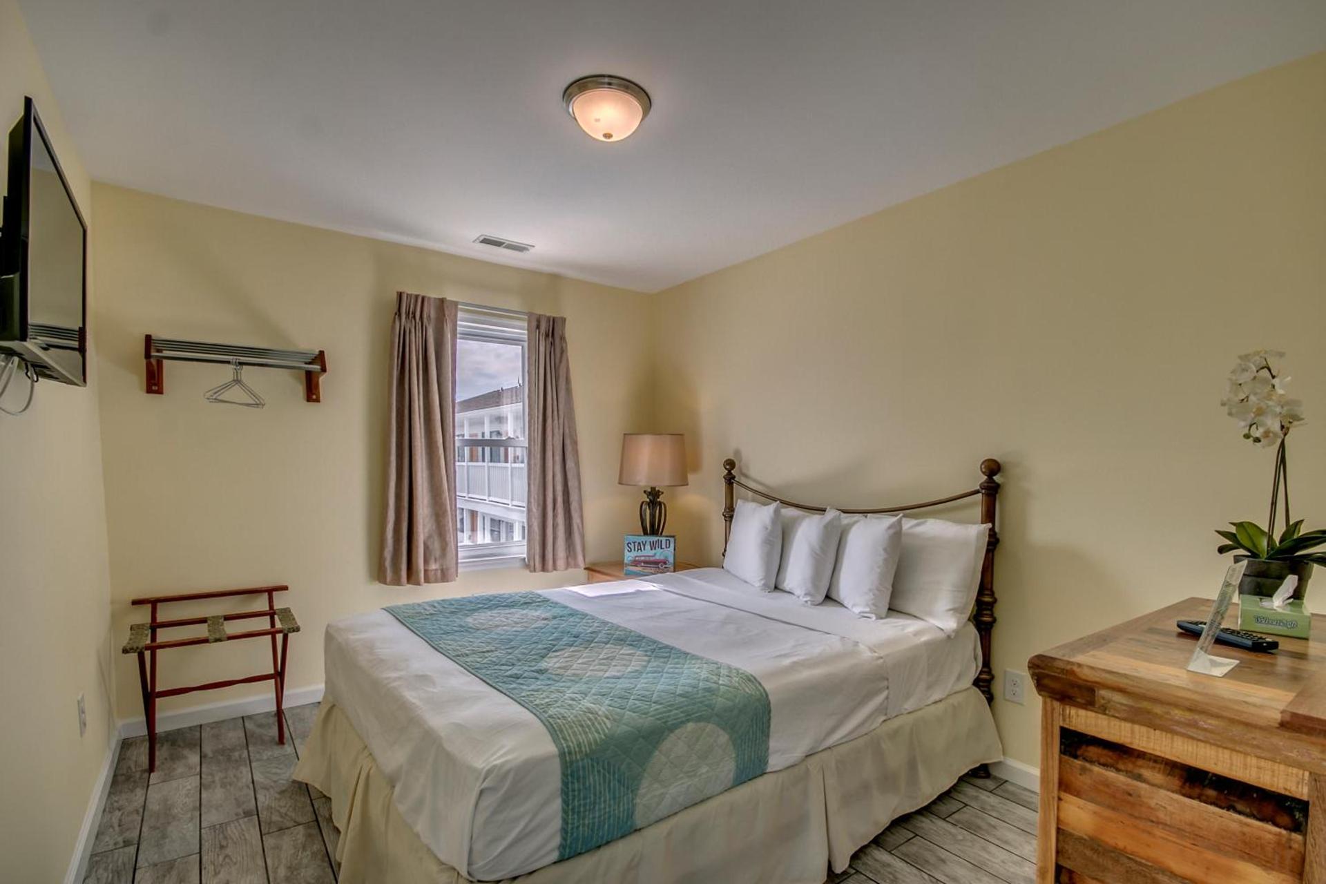 Daytona Inn and Suites photo 29