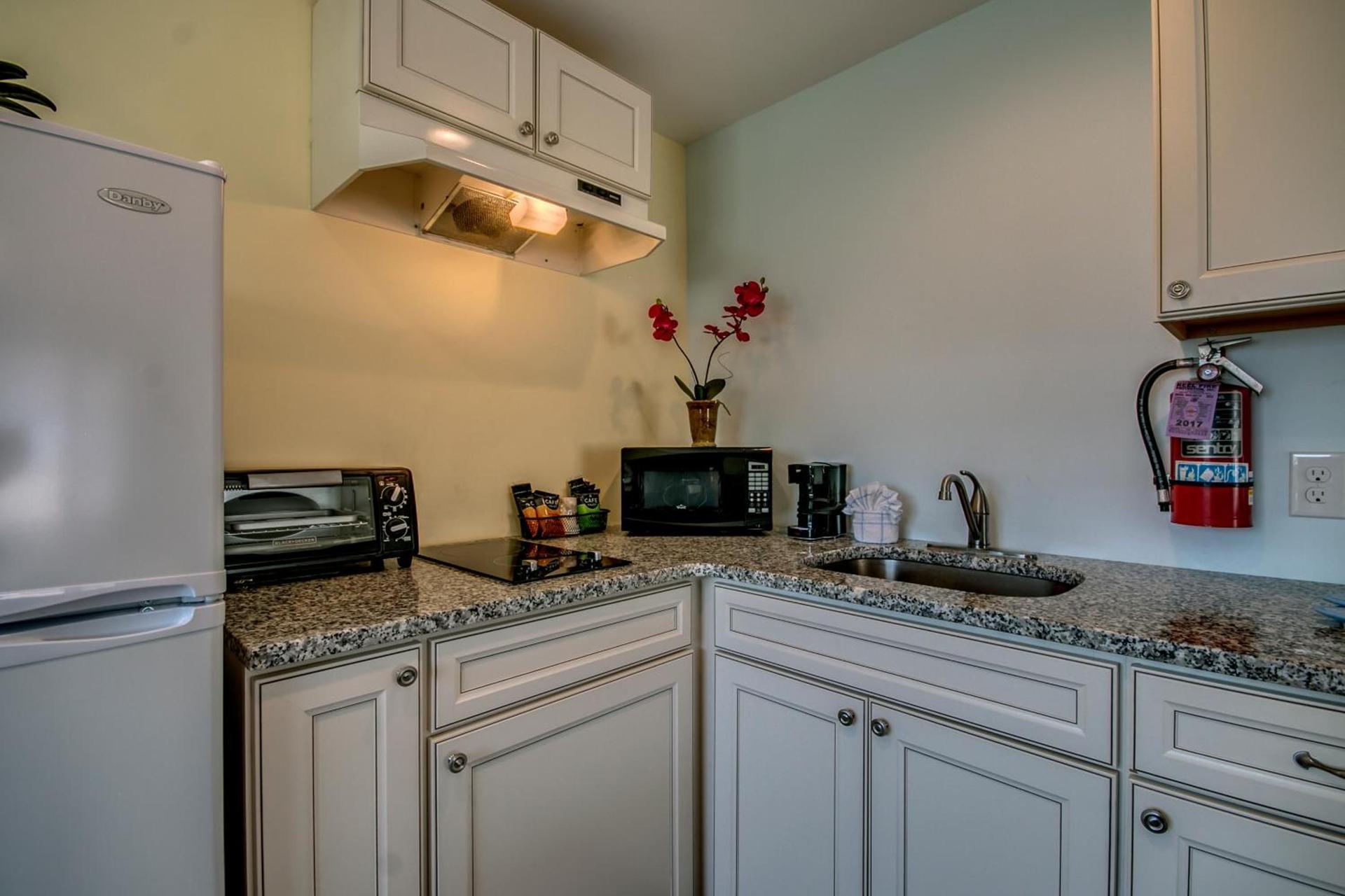 Daytona Inn and Suites photo 25