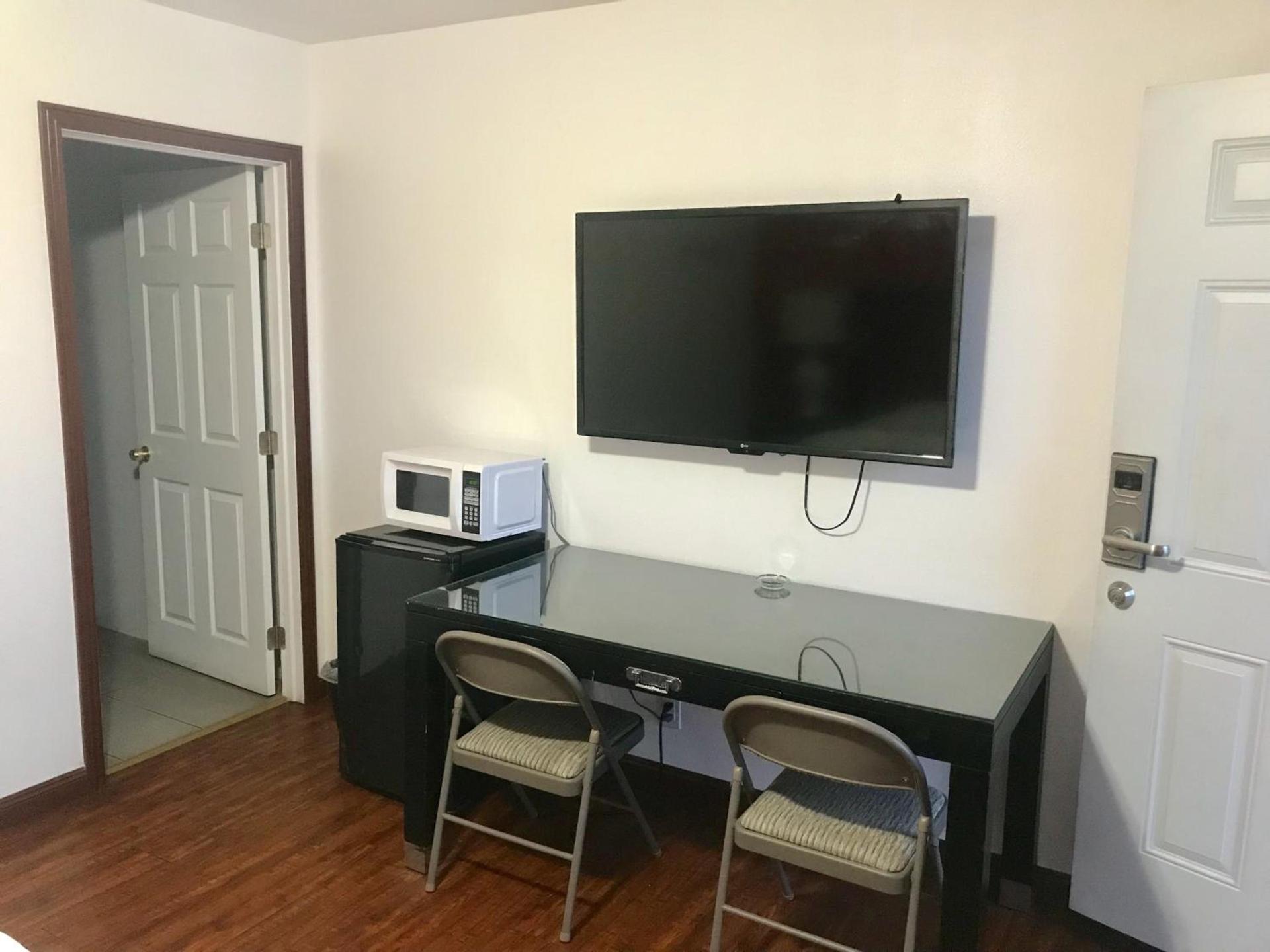 norwalk inn & suites photo 16