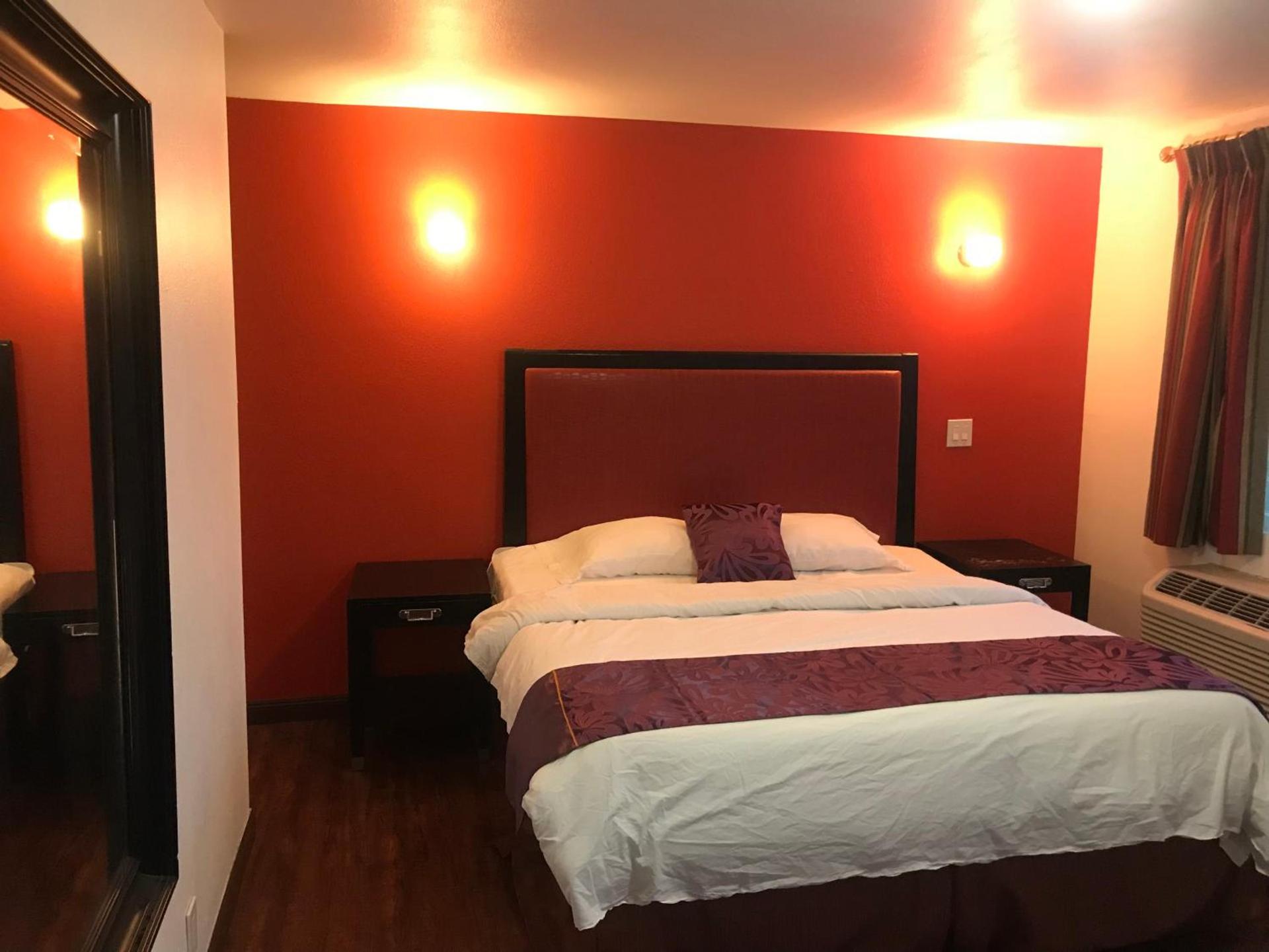 norwalk inn & suites photo 12