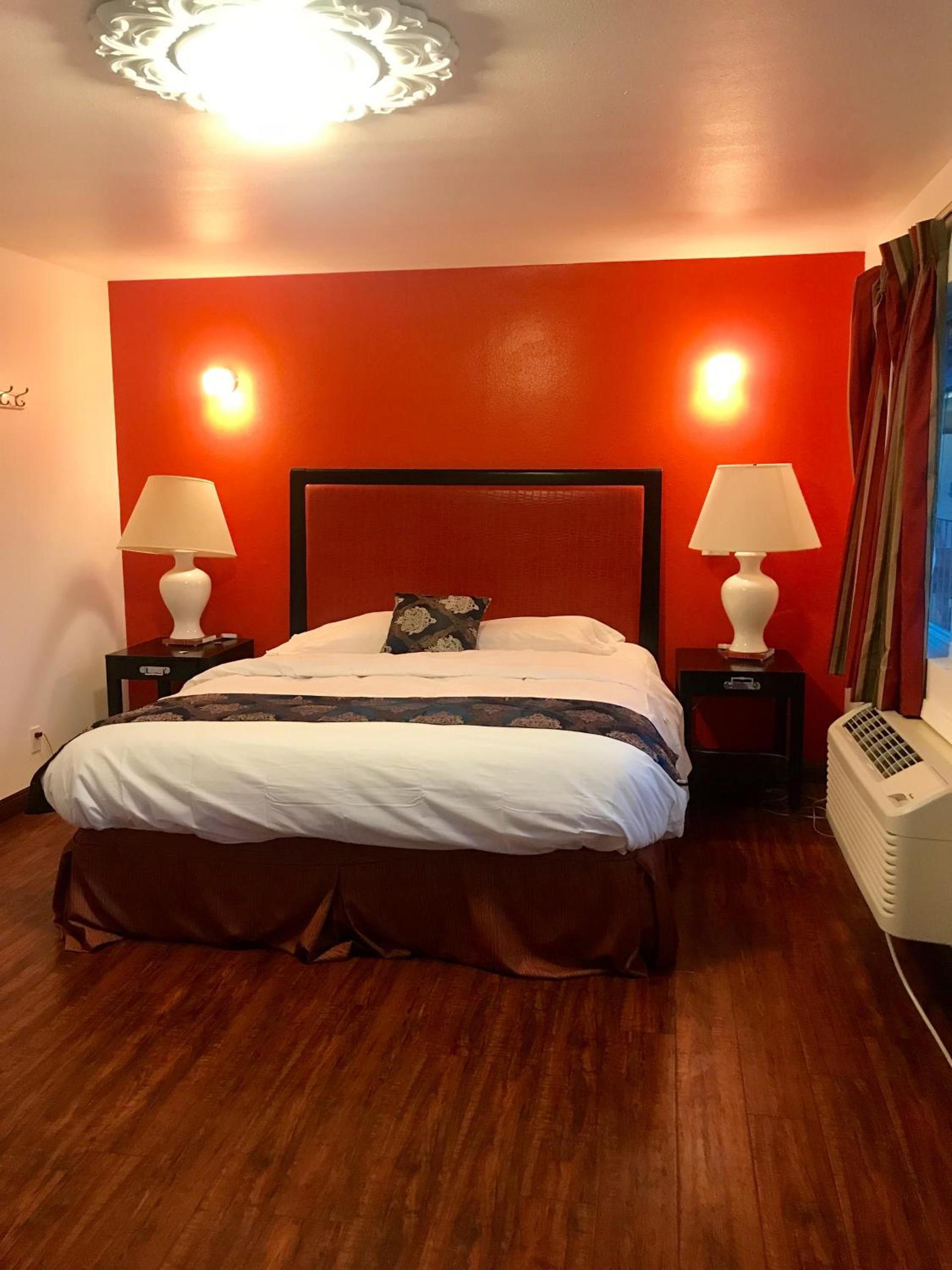 norwalk inn & suites photo 10