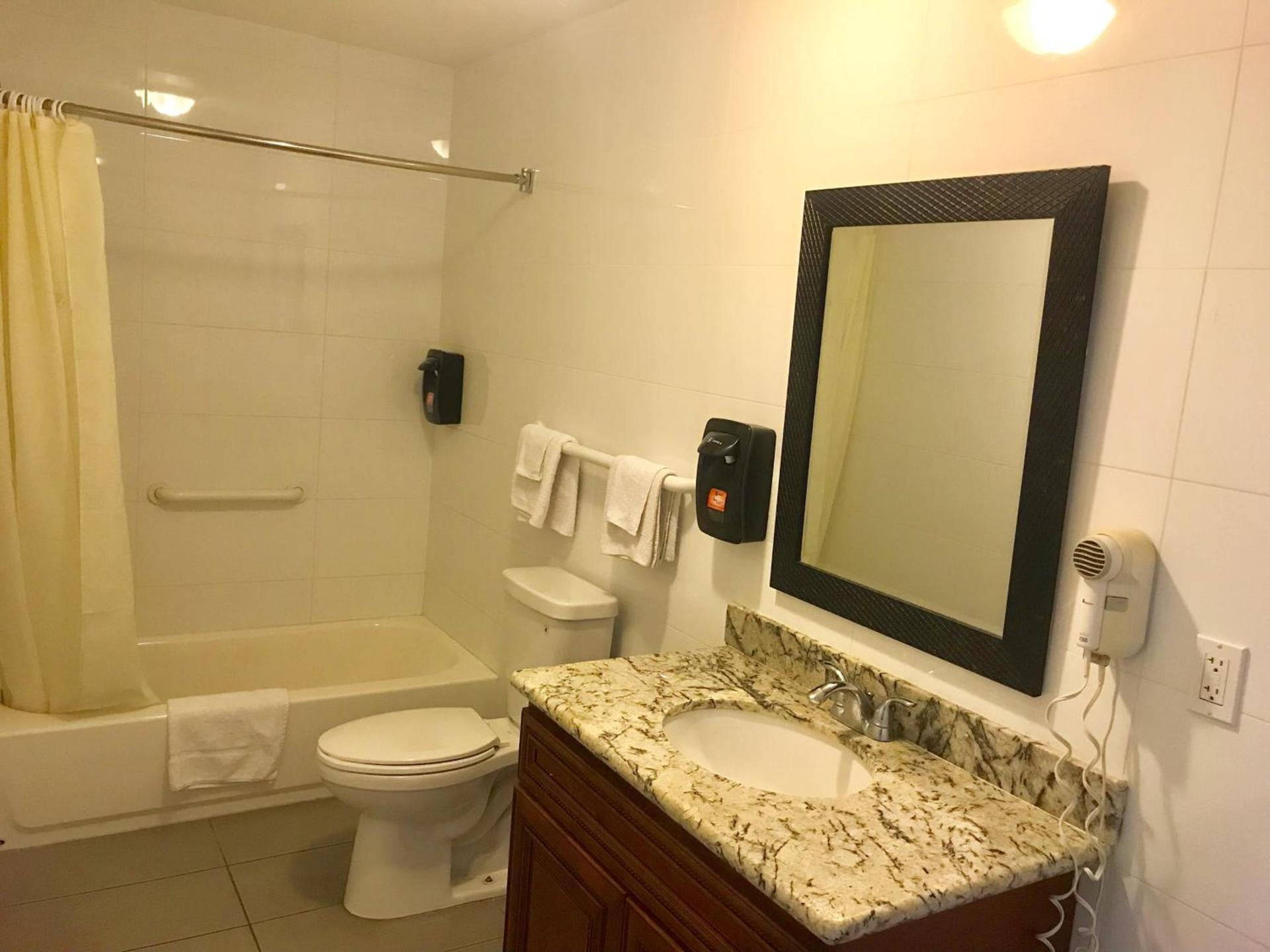 norwalk inn & suites photo 21