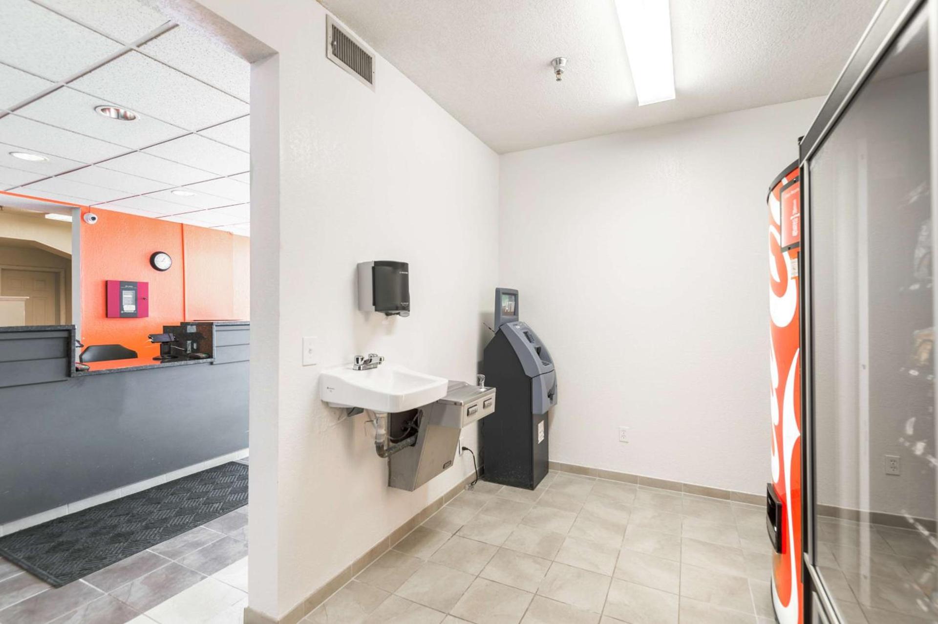 Motel 6-Olathe, KS photo 25