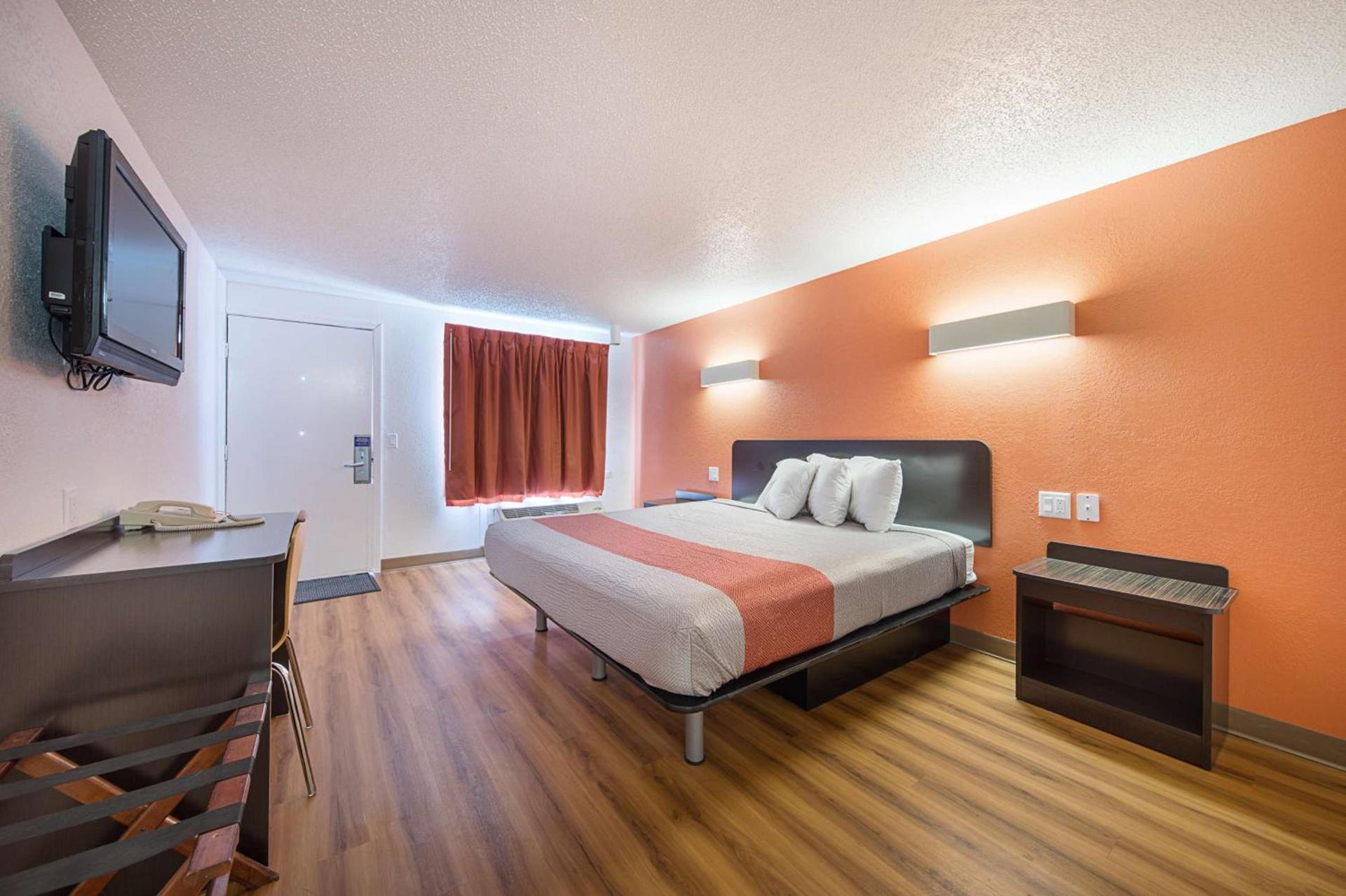 Motel 6-Hamburg, NY photo 5