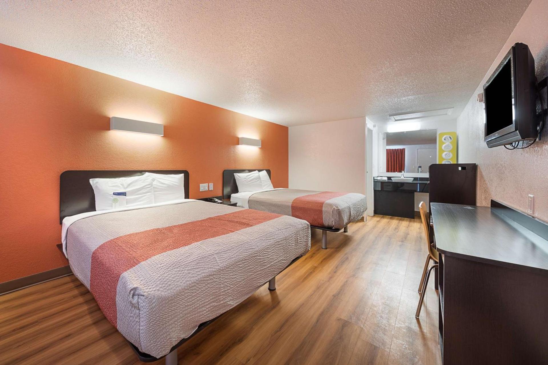 Motel 6-Hamburg, NY photo 15
