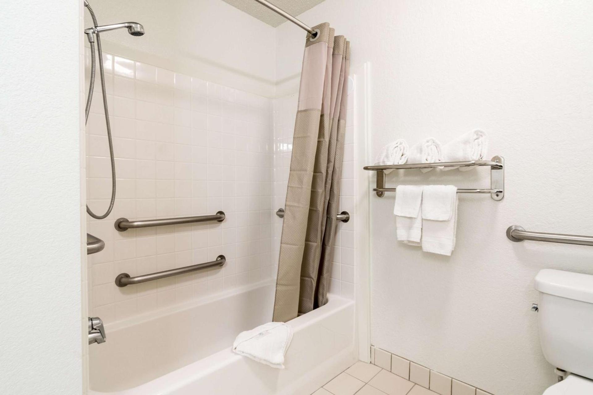 Studio 6-Plano, TX - Dallas - Plano Medical Center photo 20