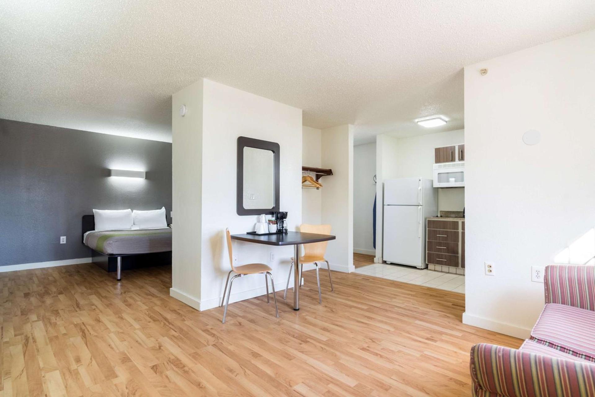 Studio 6-Plano, TX - Dallas - Plano Medical Center photo 6