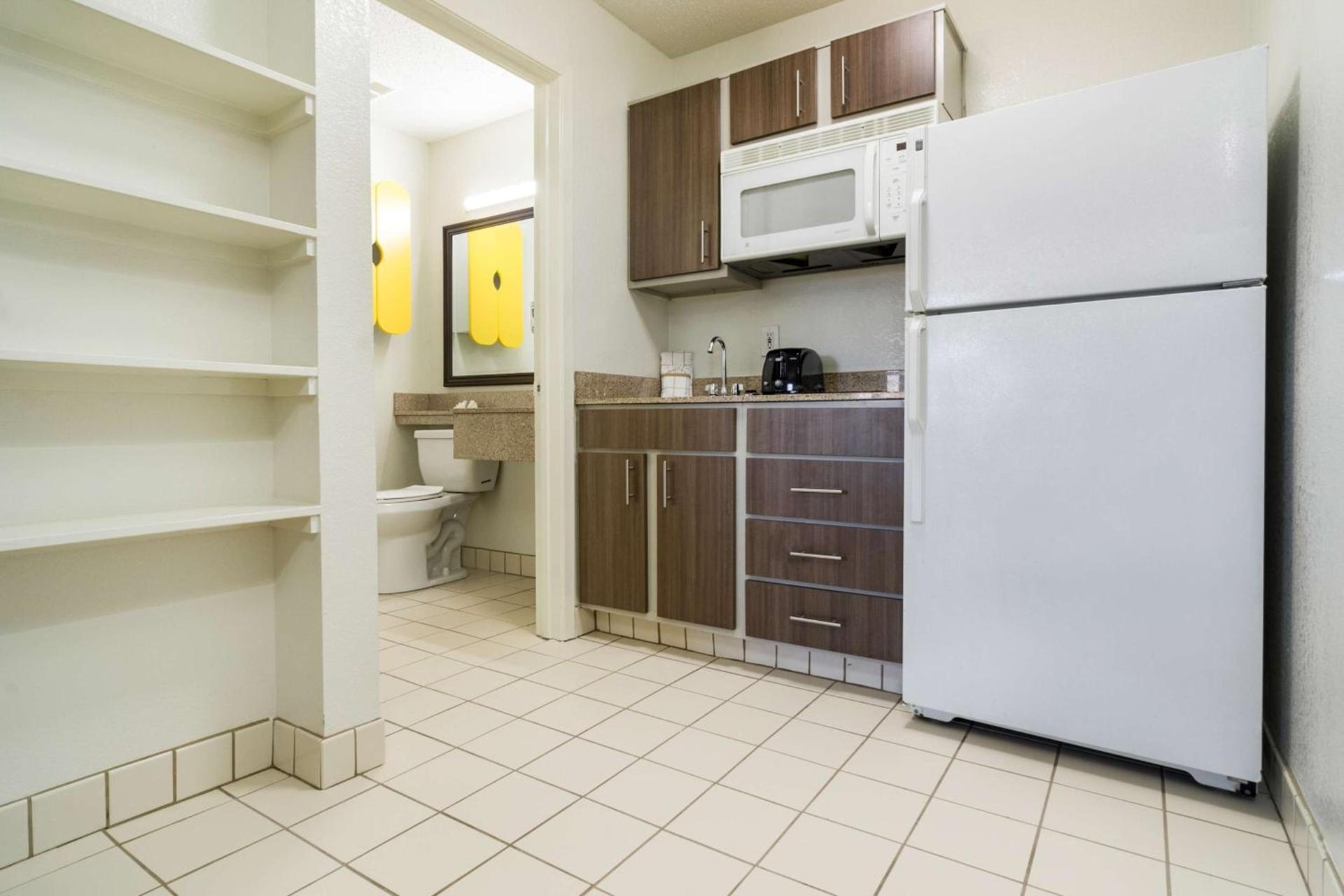Studio 6-Plano, TX - Dallas - Plano Medical Center photo 16