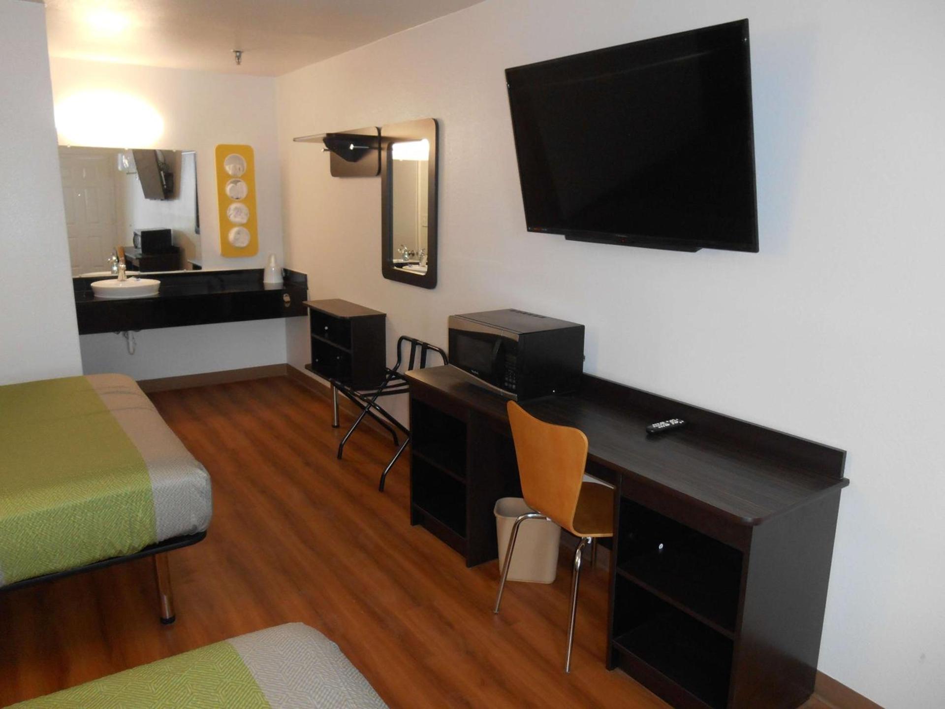 Motel 6 Abilene, TX - East photo 51