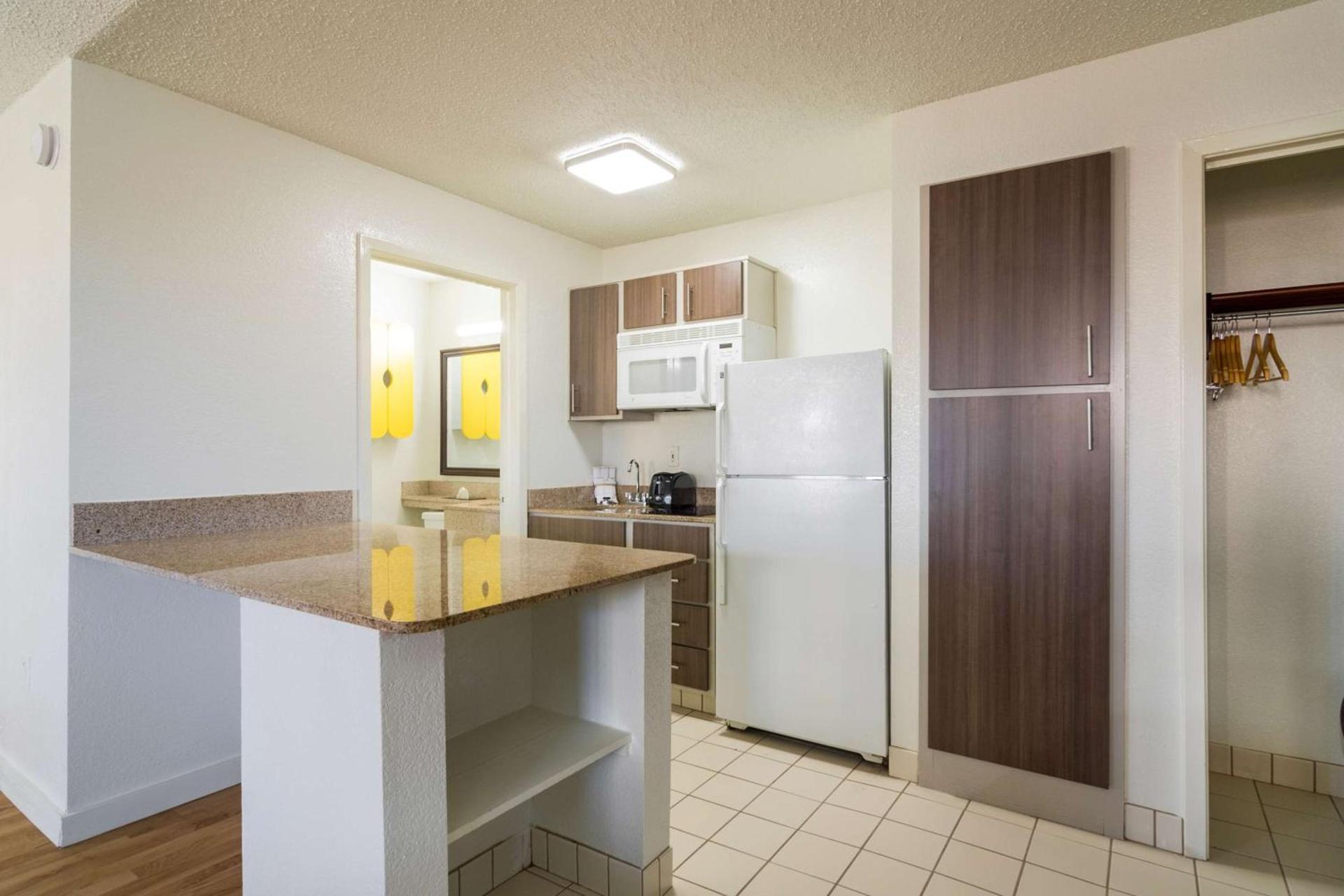 Studio 6-Plano, TX - Dallas - Plano Medical Center photo 14