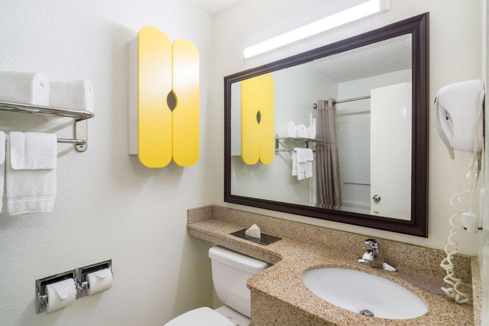 Studio 6-Plano, TX - Dallas - Plano Medical Center photo 17