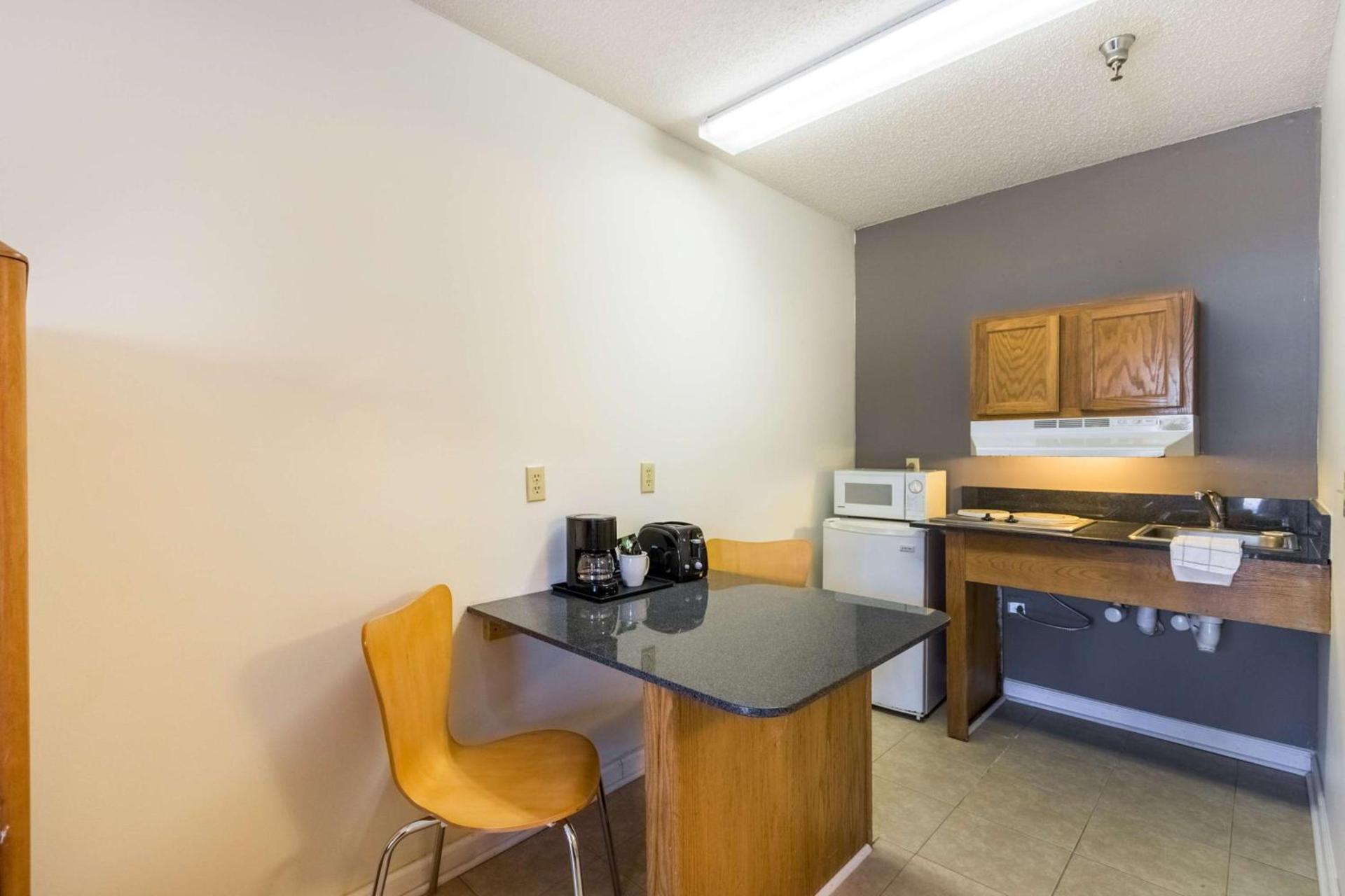 Studio 6-Statesboro, GA photo 19