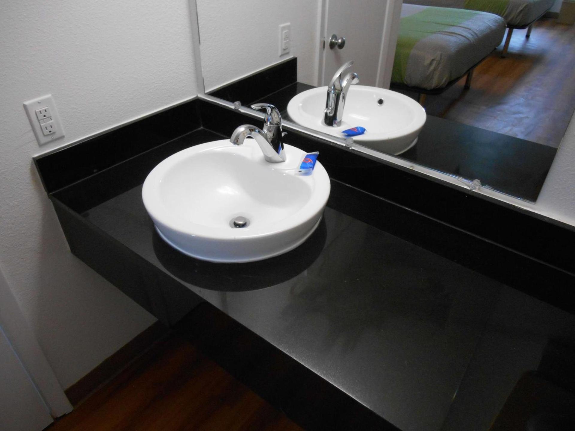 Motel 6 Abilene, TX - East photo 50