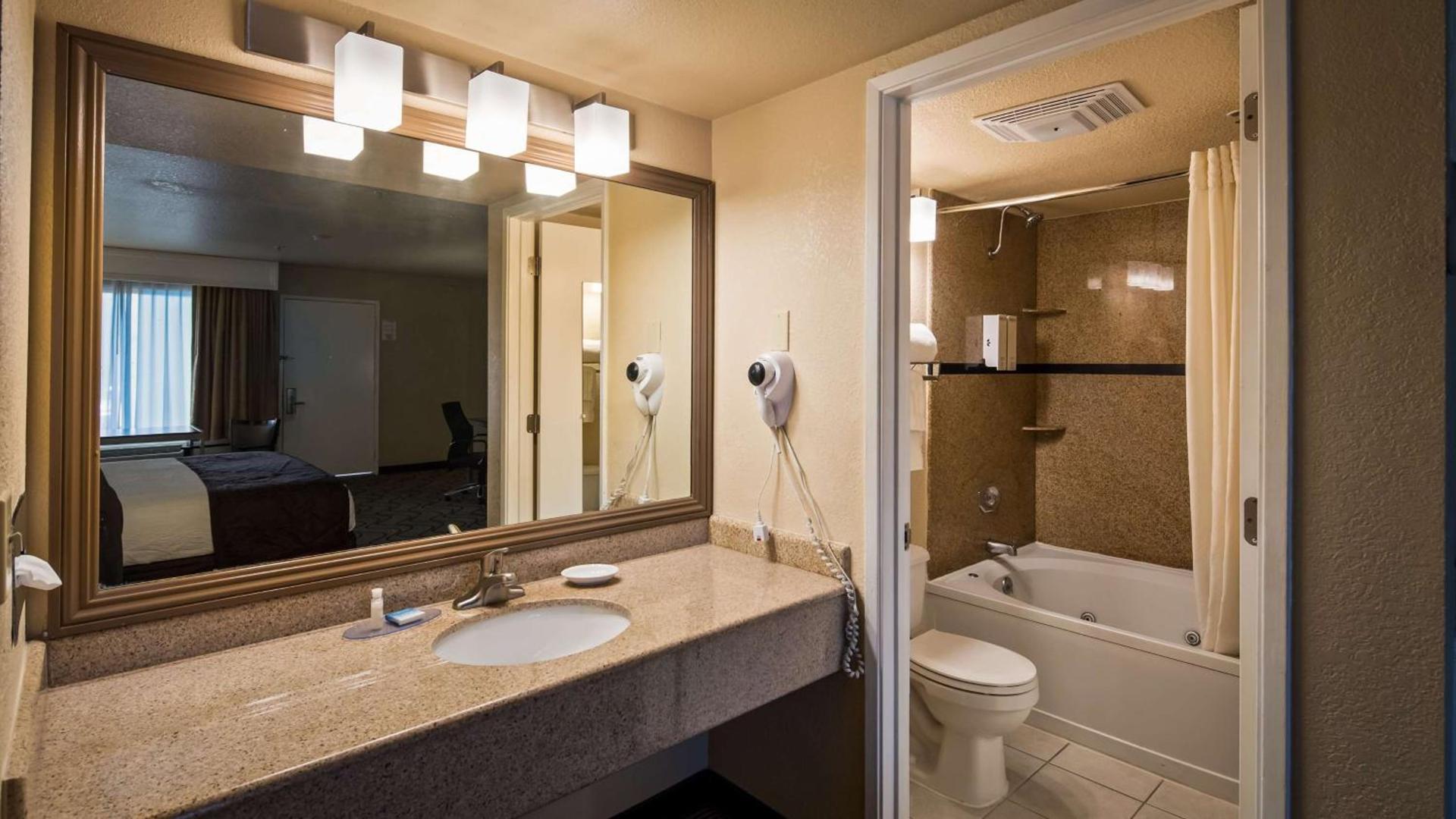 Best Western Heritage Inn photo 12