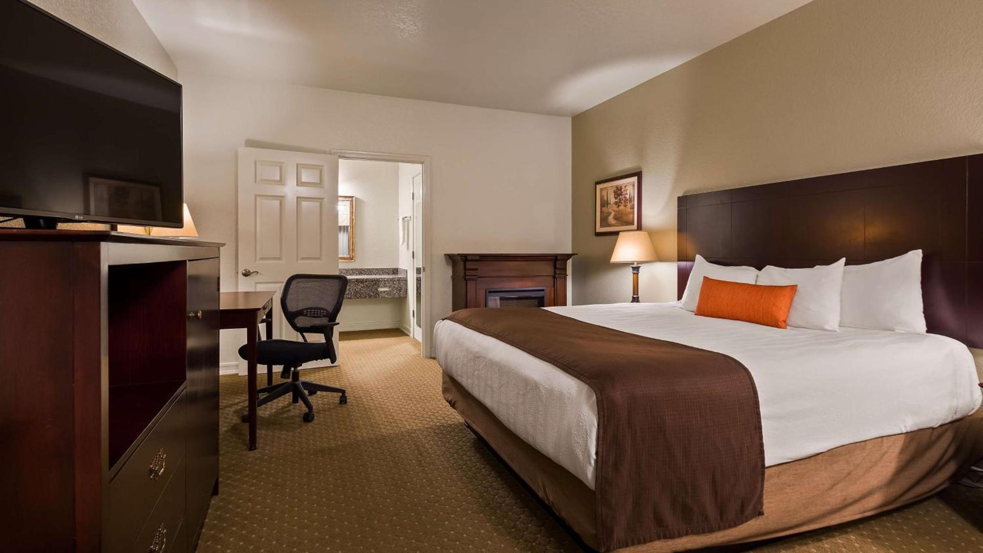 Best Western Plus Bayshore Inn photo 11