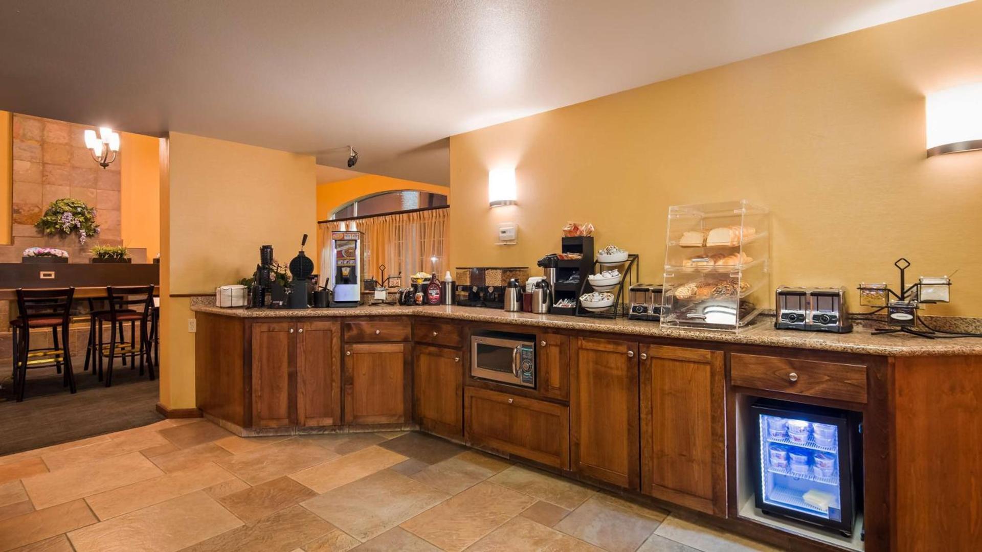 Best Western Palm Court Inn photo 17