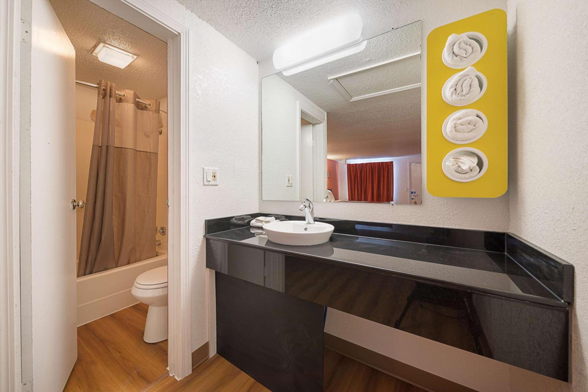 Motel 6-Hamburg, NY photo 16