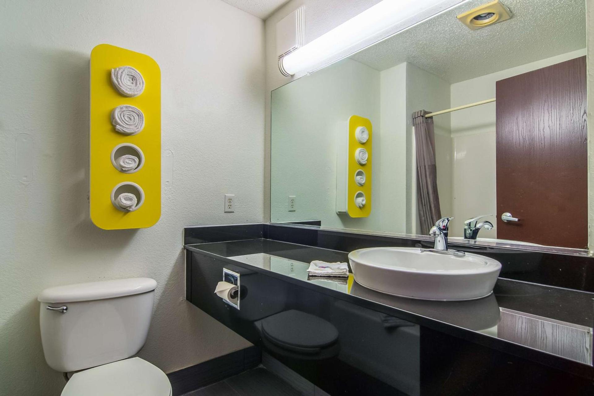 Motel 6-Dallas, TX - North - Richardson photo 9