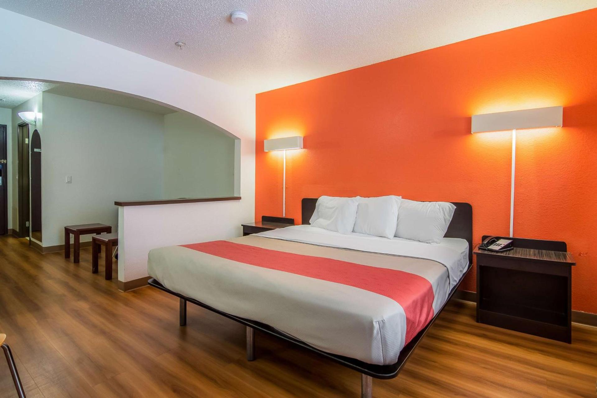 Motel 6-Dallas, TX - North - Richardson photo 4