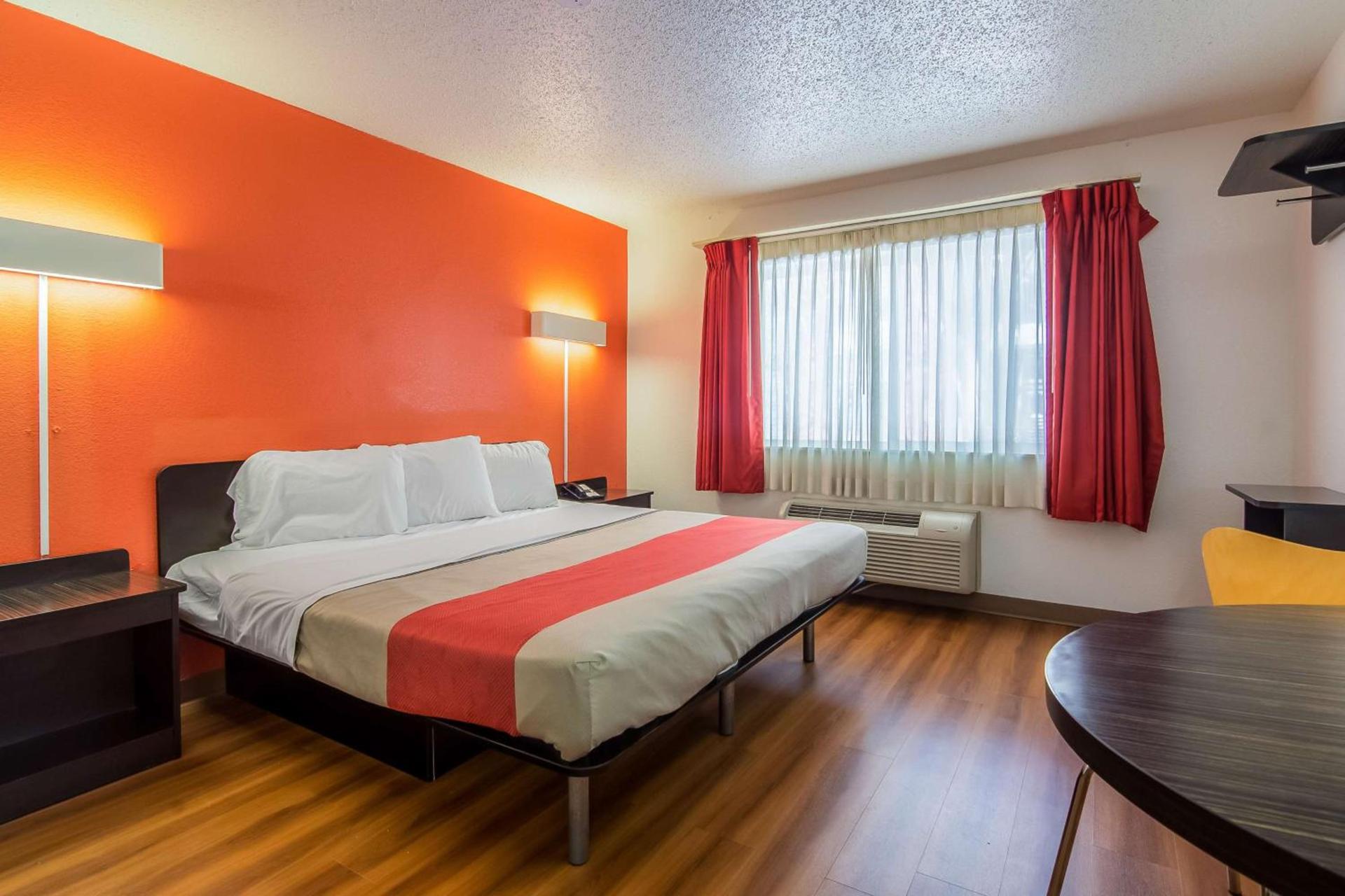Motel 6-Dallas, TX - North - Richardson photo 5