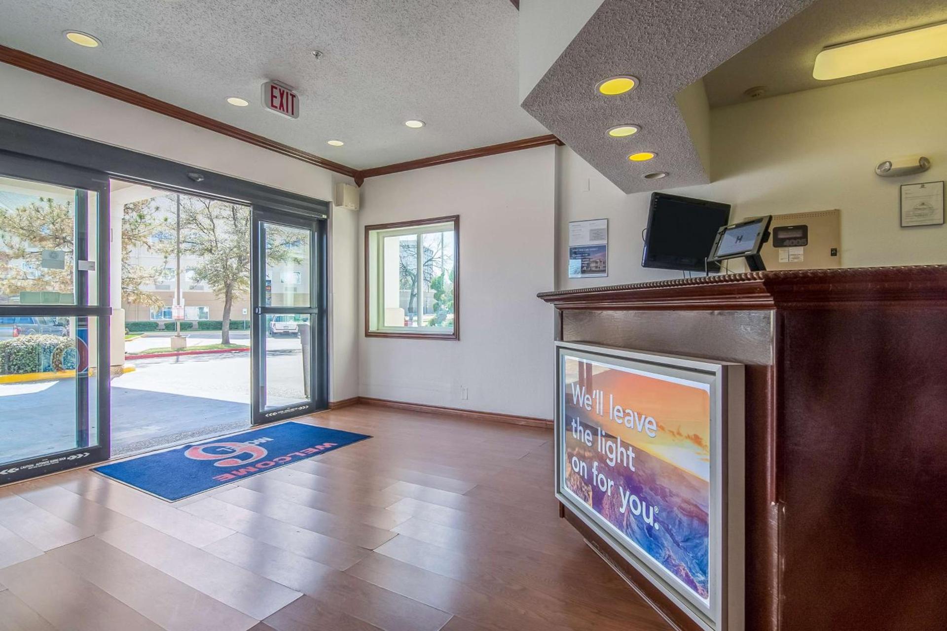 Motel 6-Dallas, TX - North - Richardson photo 12