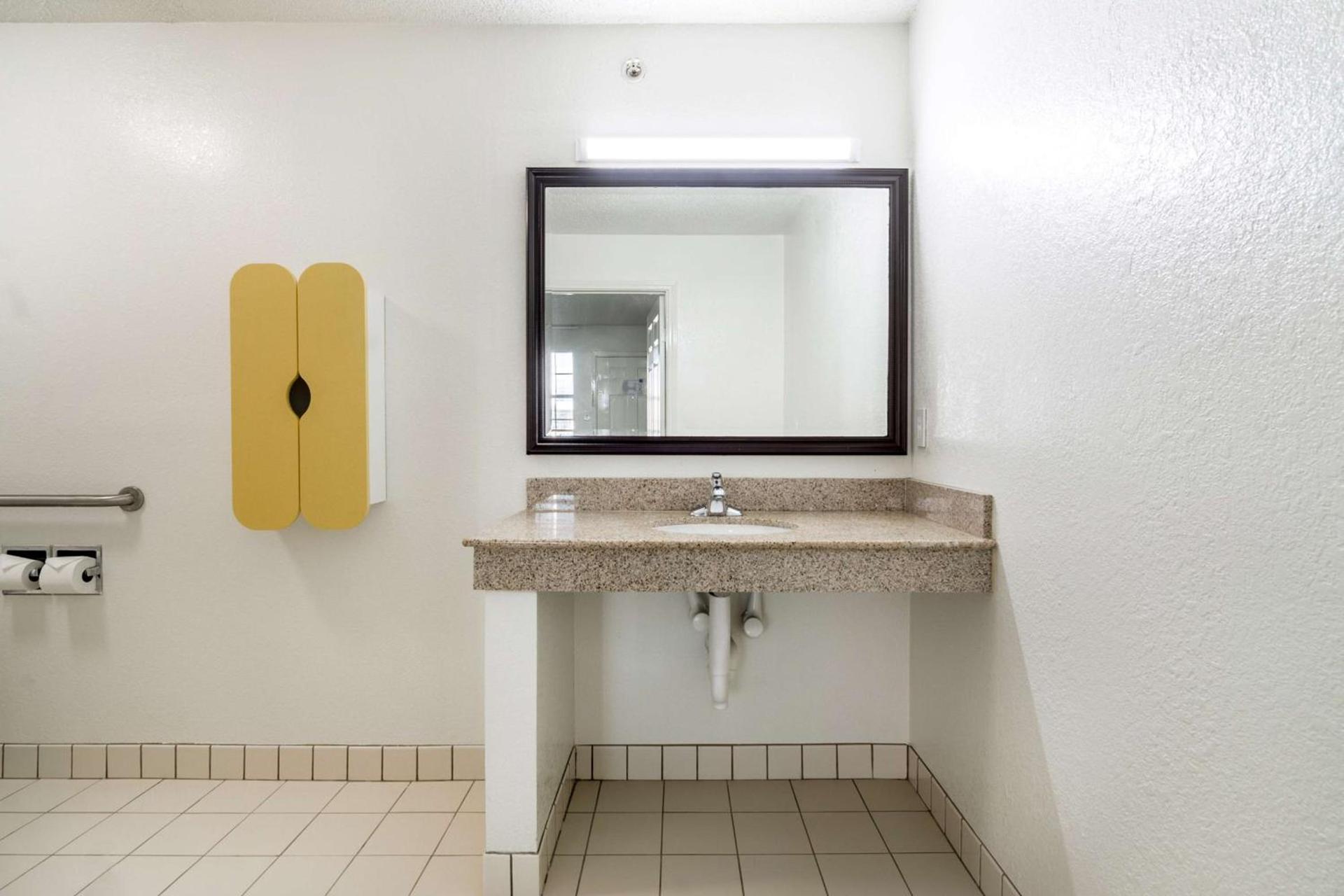 Studio 6-Plano, TX - Dallas - Plano Medical Center photo 19