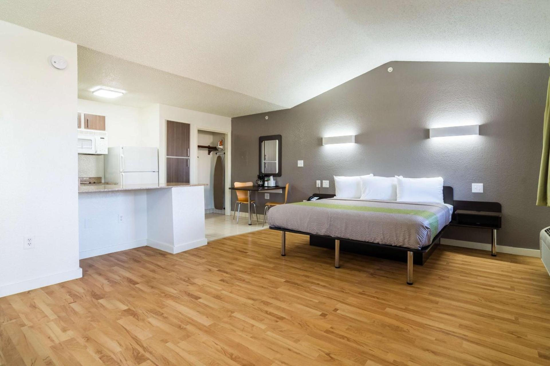 Studio 6-Plano, TX - Dallas - Plano Medical Center photo 5