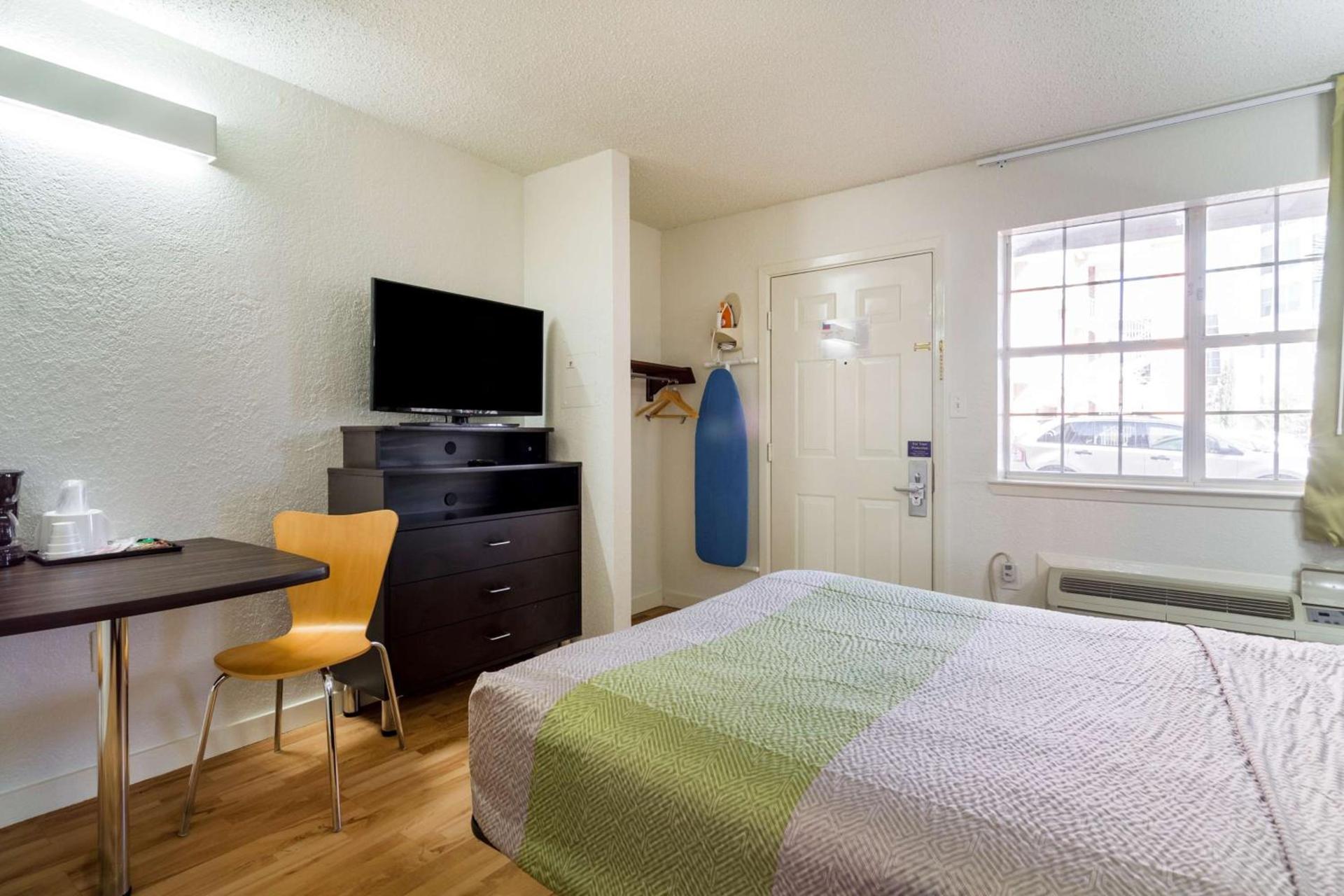 Studio 6-Plano, TX - Dallas - Plano Medical Center photo 10