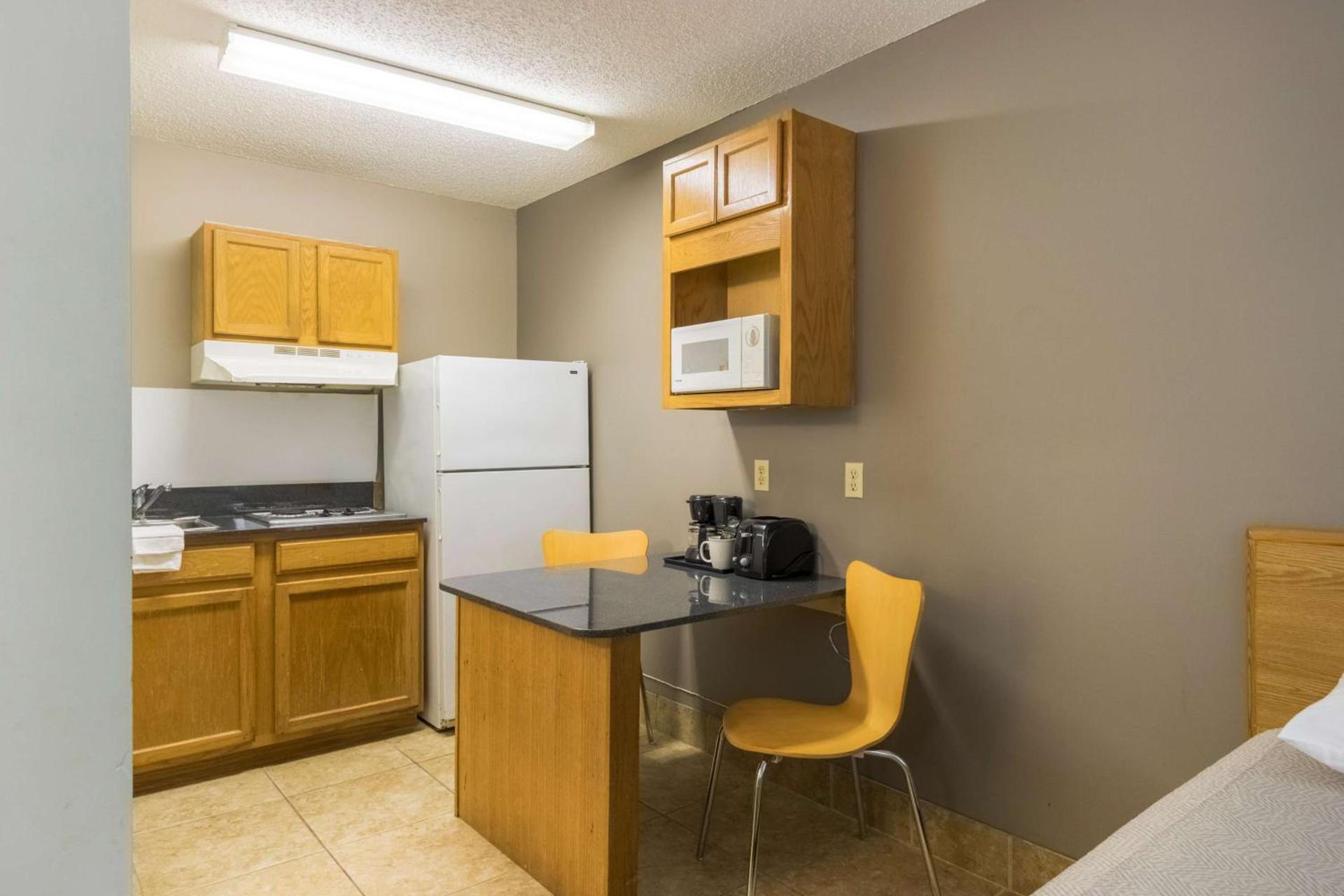 Studio 6-Statesboro, GA photo 20
