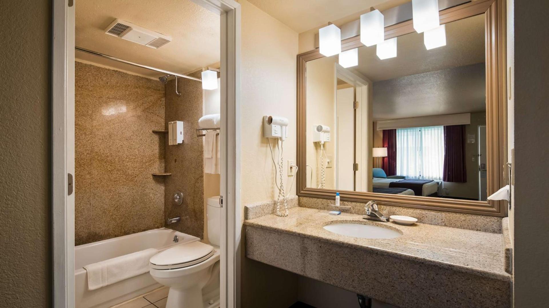 Best Western Heritage Inn photo 13