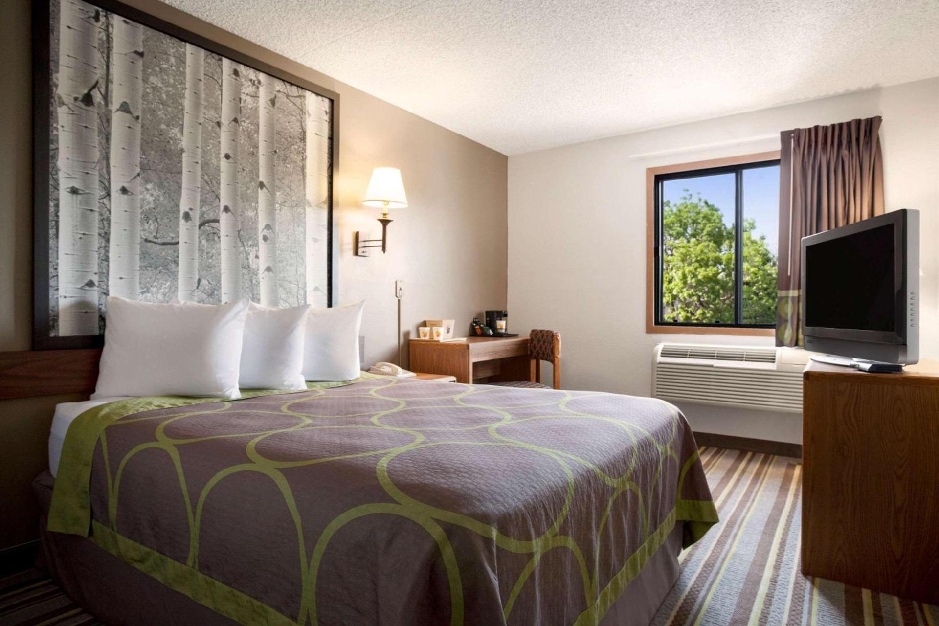 Super 8 by Wyndham Westminster Denver North photo 10