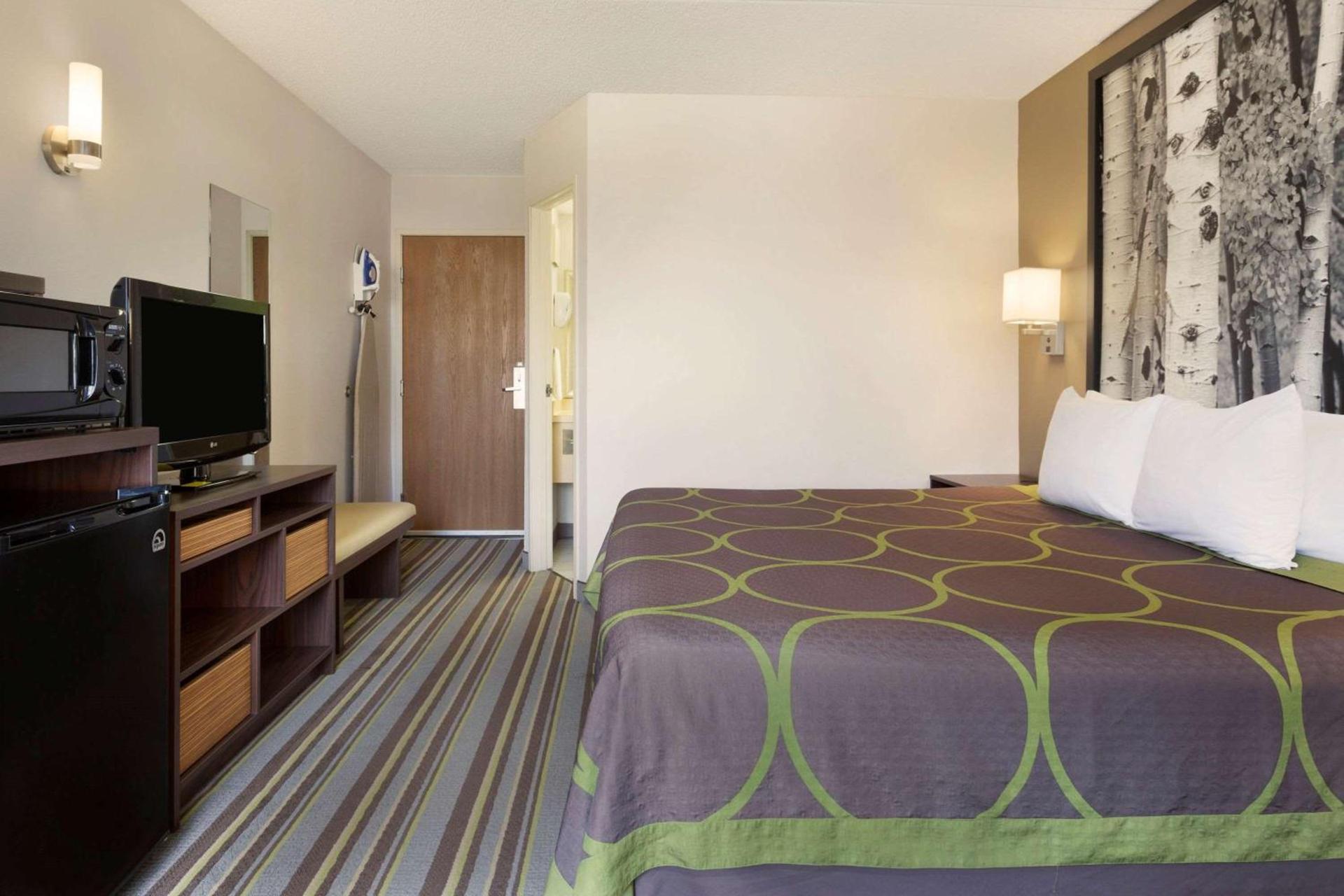 Super 8 by Wyndham Westminster Denver North photo 14