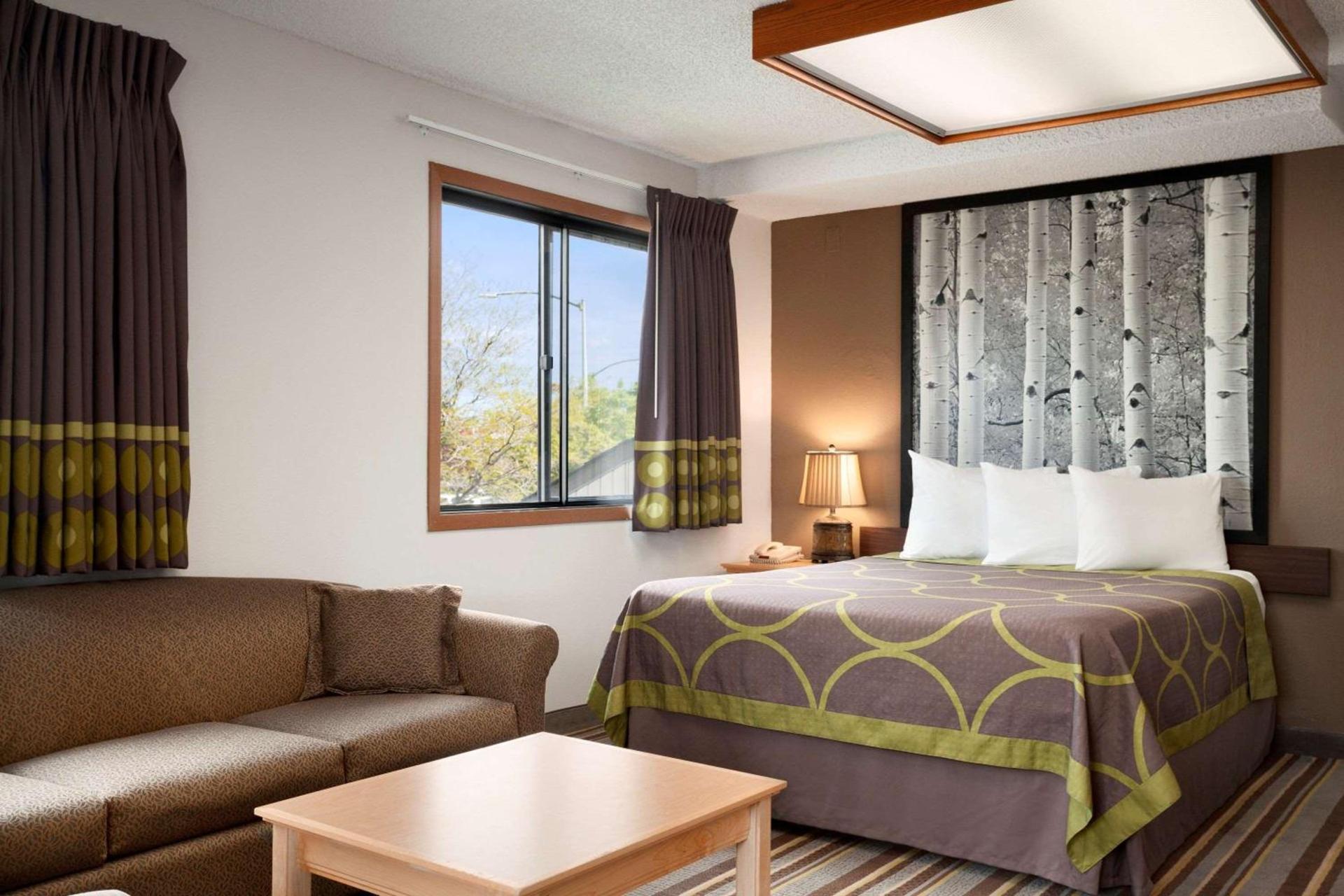 Super 8 by Wyndham Westminster Denver North photo 17