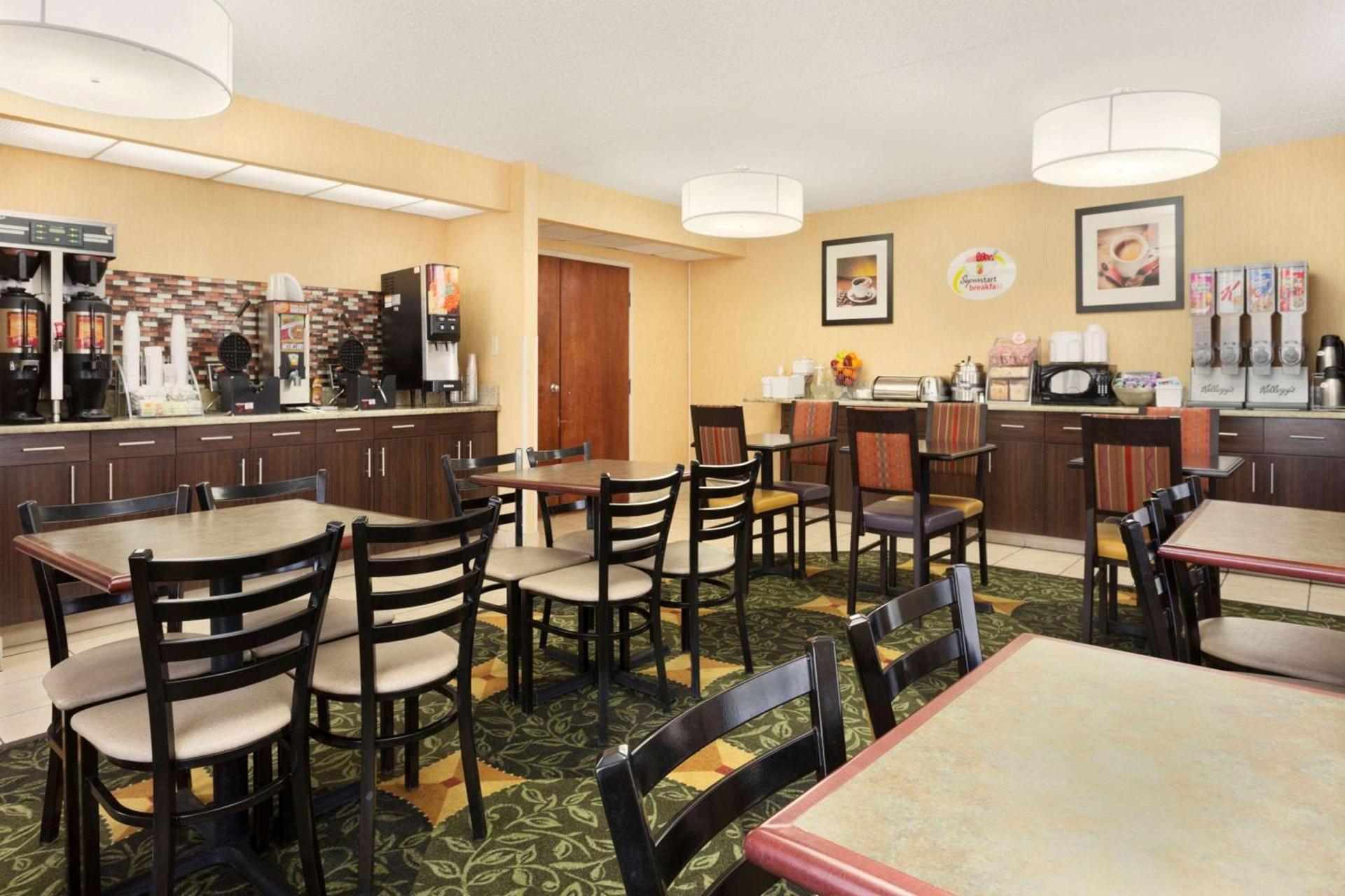 Super 8 by Wyndham Westminster Denver North photo 3