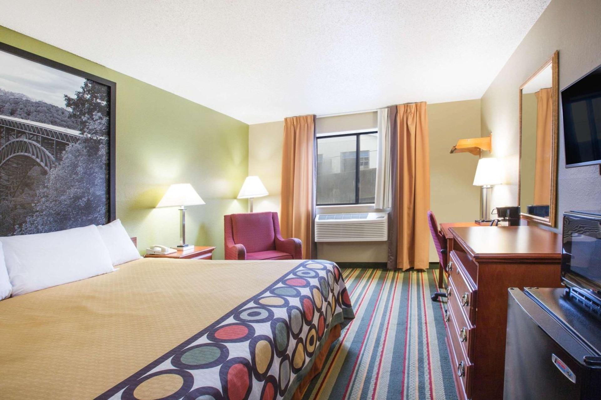 Super 8 by Wyndham Beckley photo 14