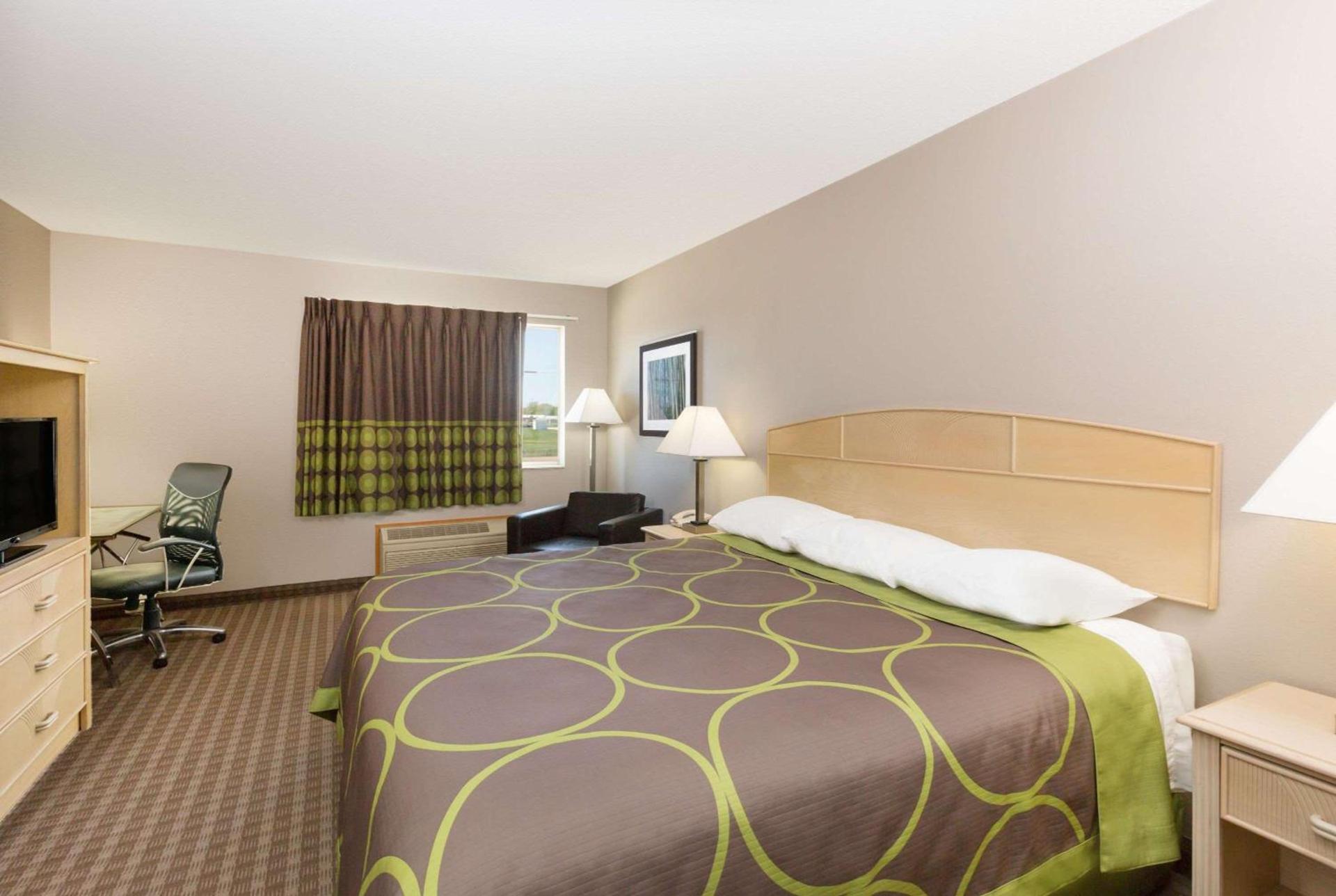 Super 8 by Wyndham Carroll/East photo 26