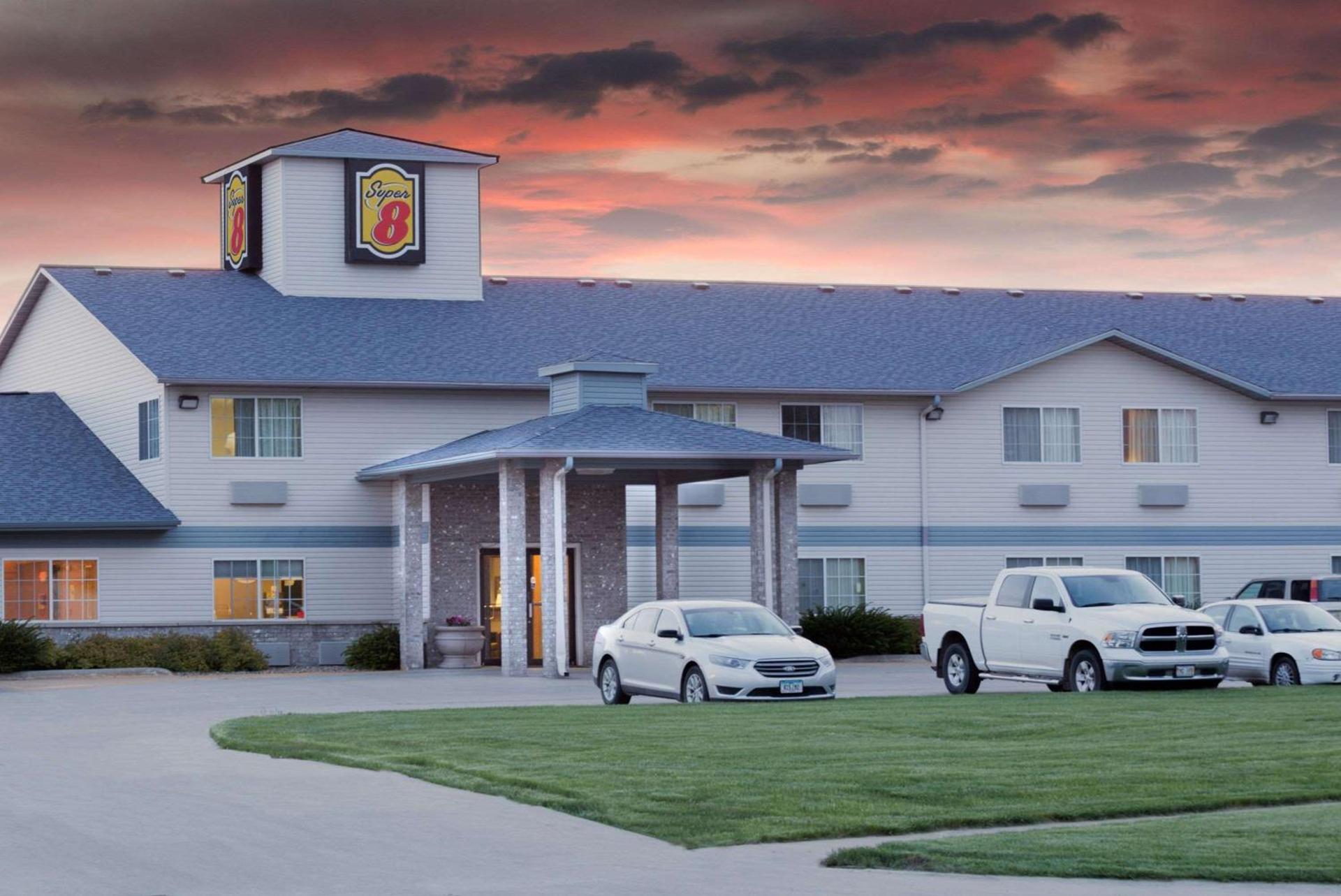 Super 8 by Wyndham Carroll/East — hotel in Carroll