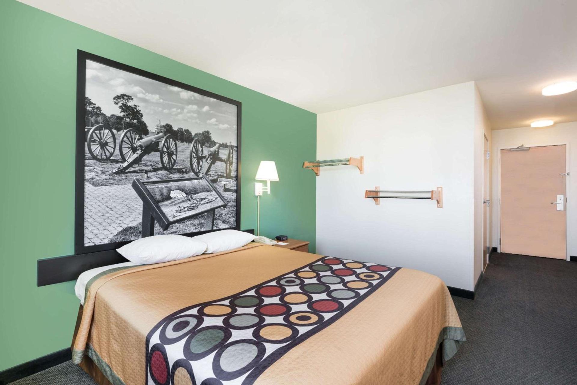 Super 8 by Wyndham Hagerstown/Halfway Area photo 10