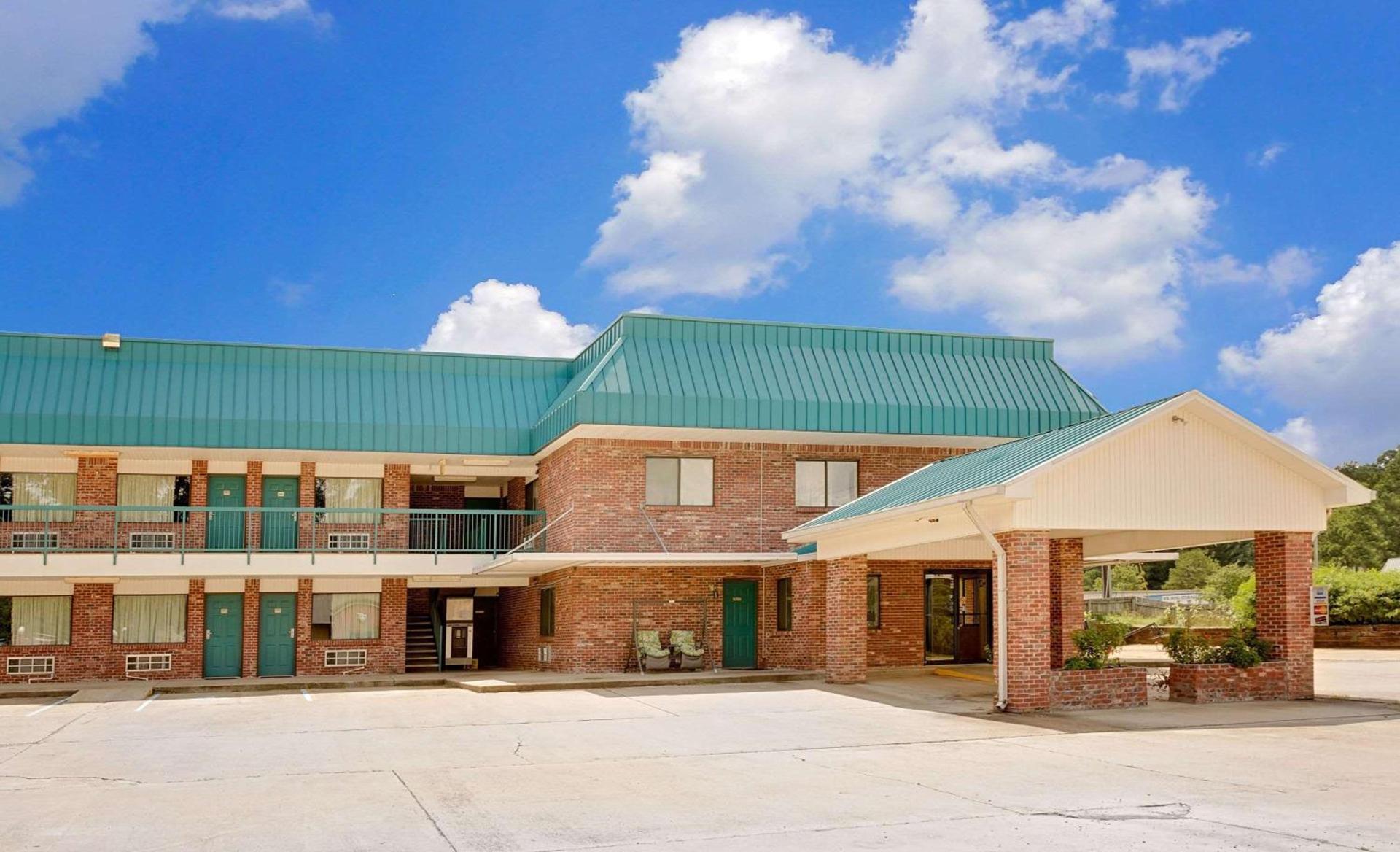 Super 8 by Wyndham Kosciusko photo 1