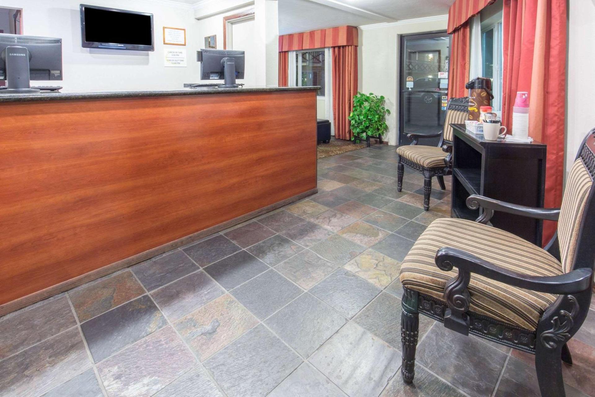 Global Inn photo 4