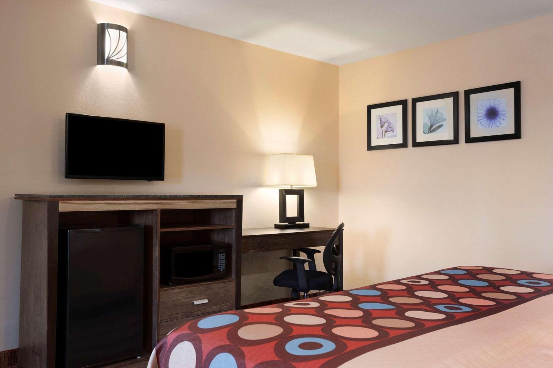 Super 8 by Wyndham Rahway/Newark photo 23