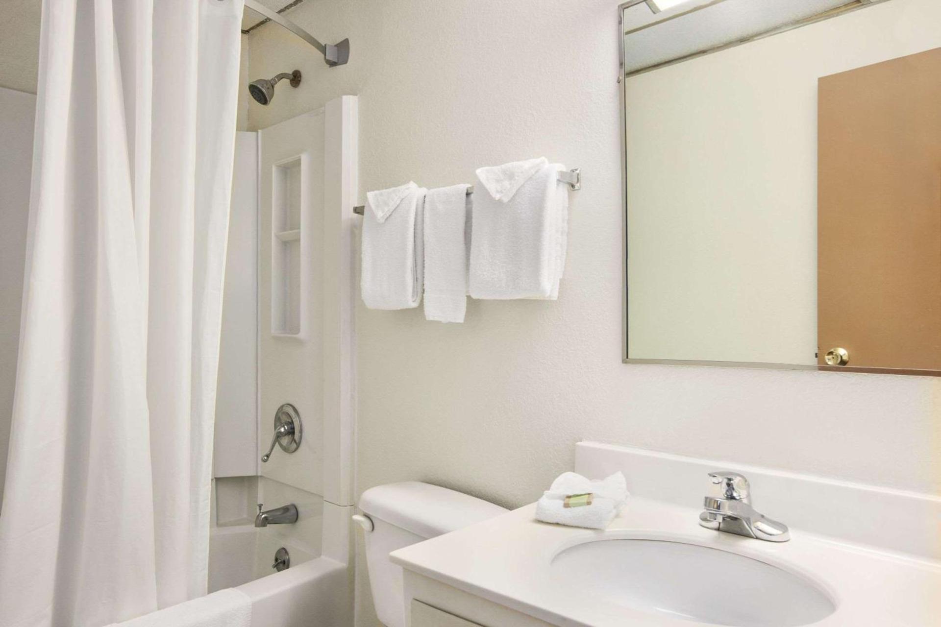 Quality Inn photo 7