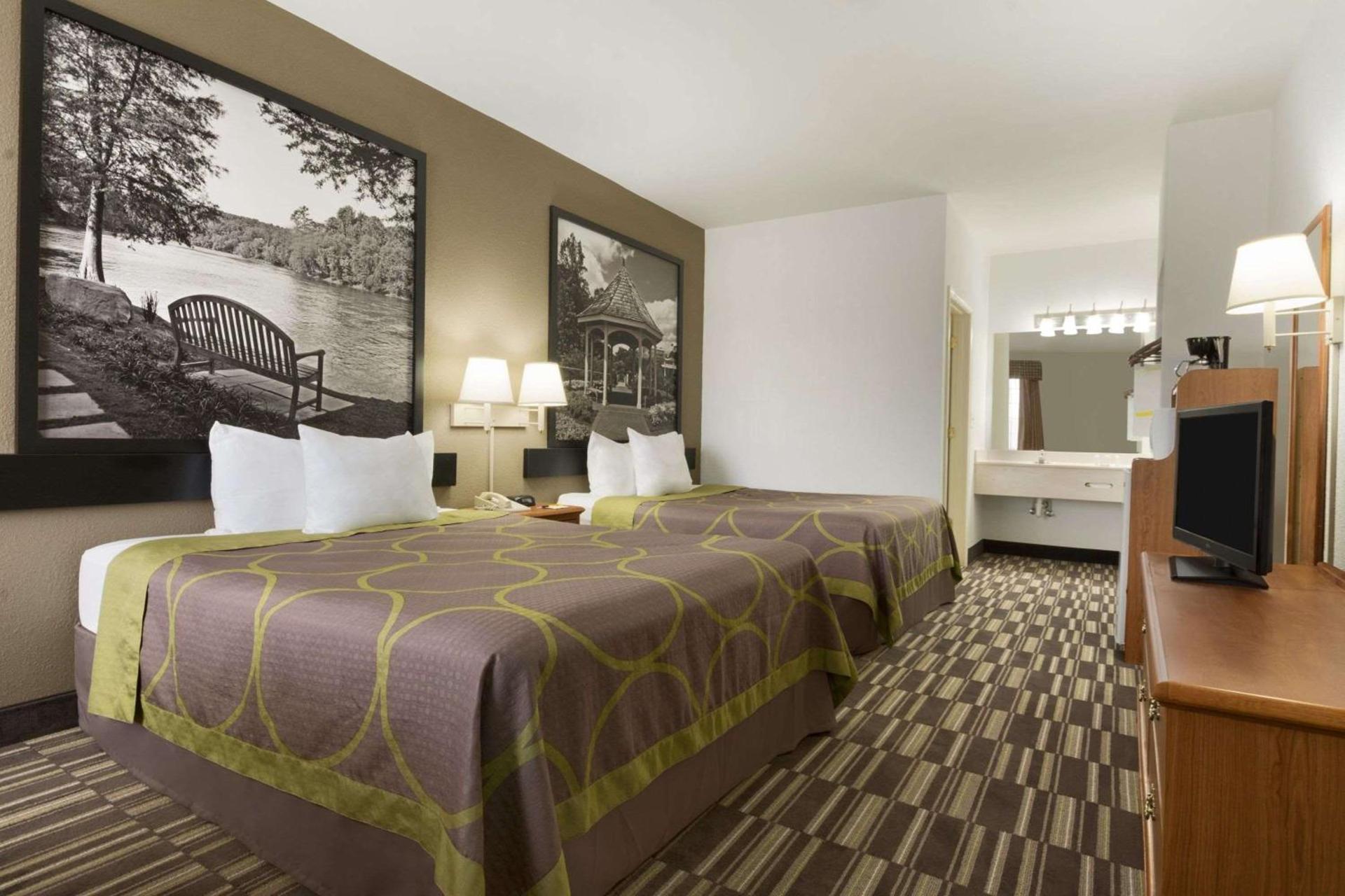 Super 8 by Wyndham Chatsworth/Dalton photo 8