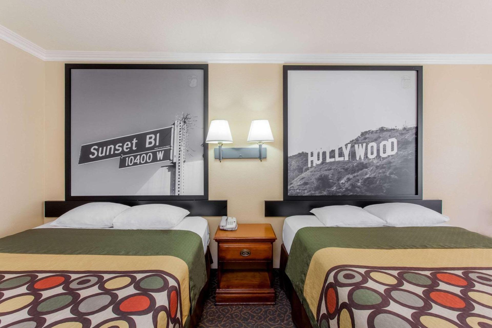 Super 8 by Wyndham Los Angeles Downtown photo 10