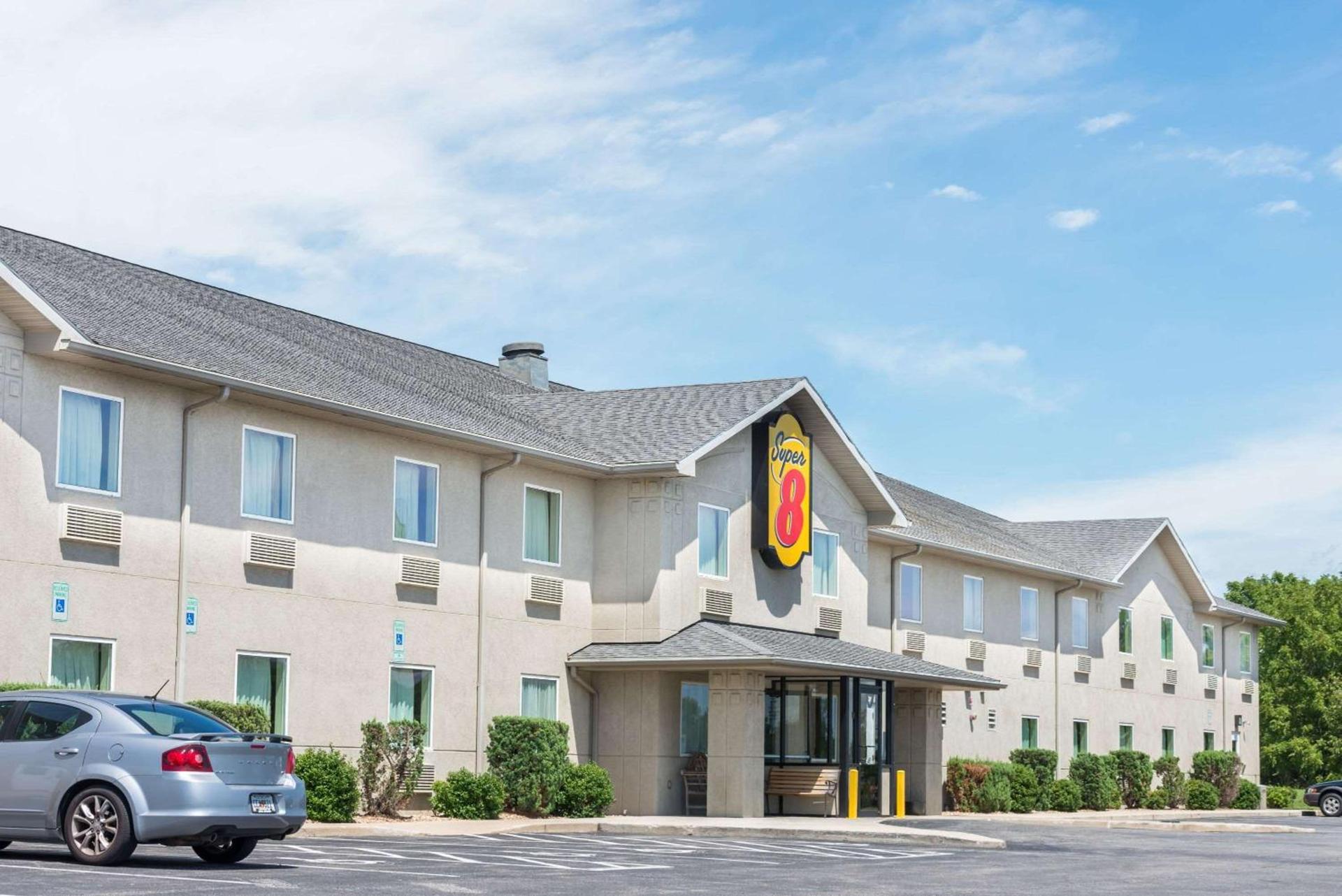 Super 8 by Wyndham Hagerstown/Halfway Area — hotel in Hagerstown