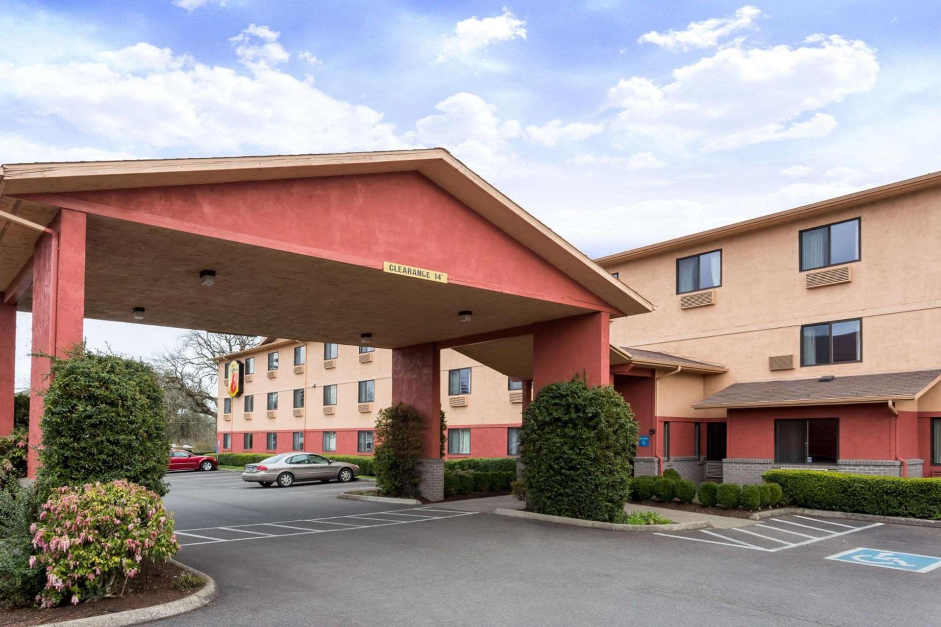 Super 8 by Wyndham Corvallis photo 13