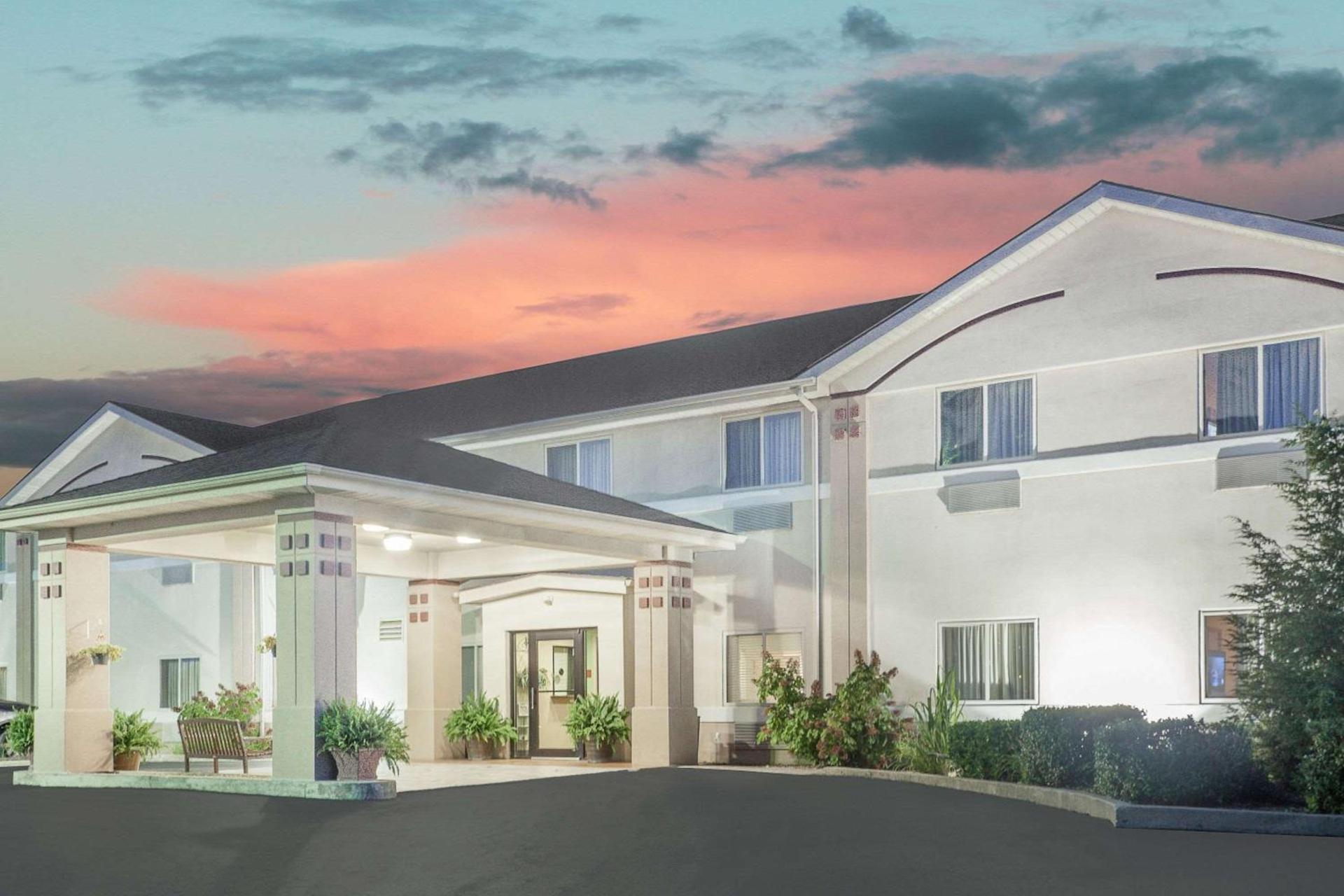 Super 8 by Wyndham Central City photo 2