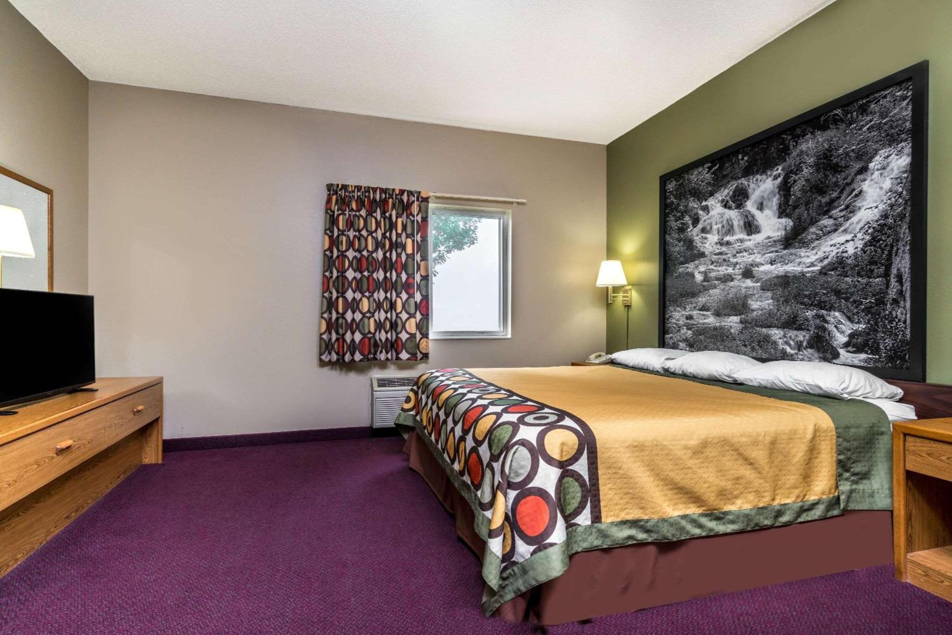 Super 8 by Wyndham Beresford photo 9