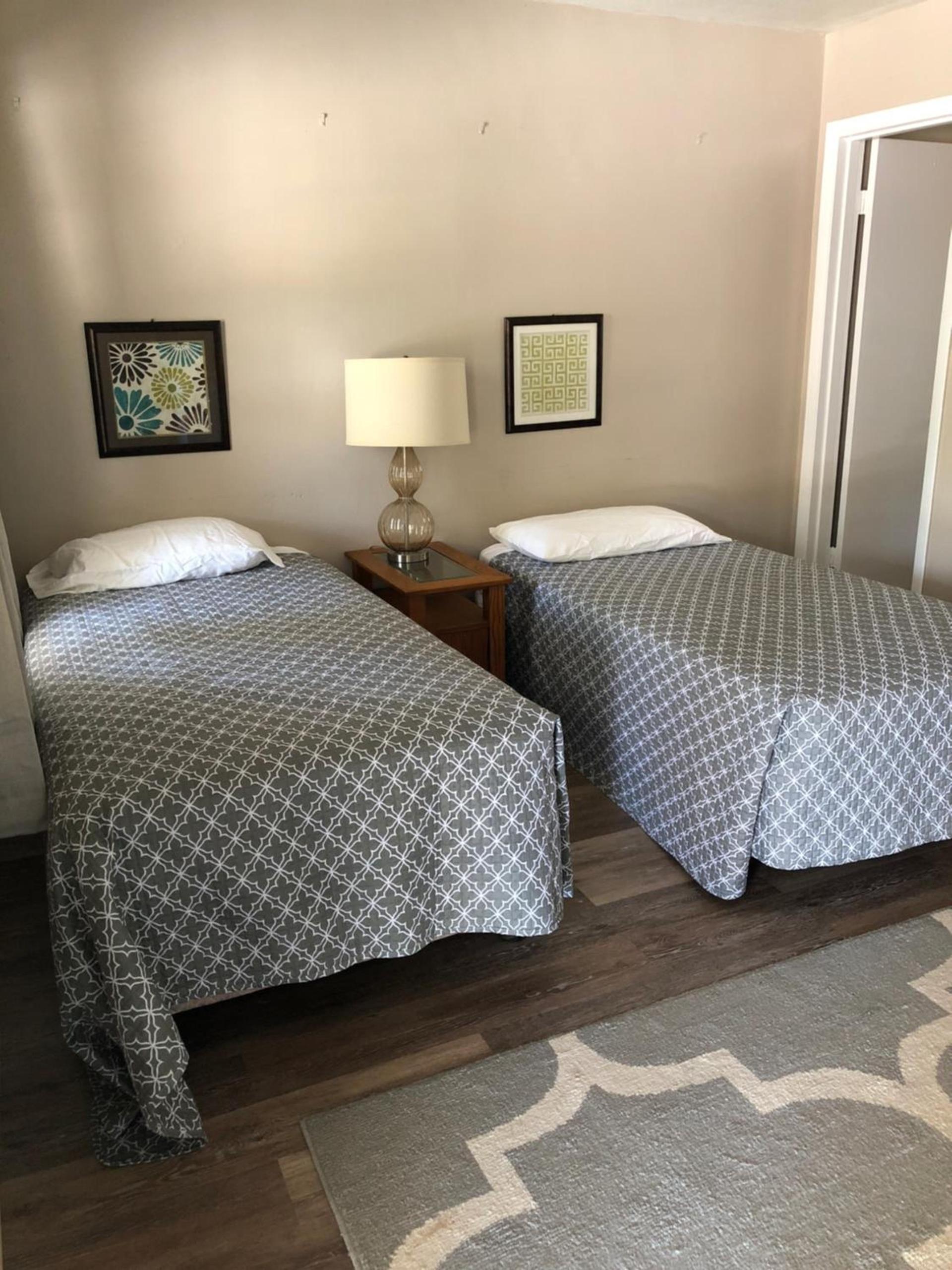 Pennwood Motor Lodge photo 31